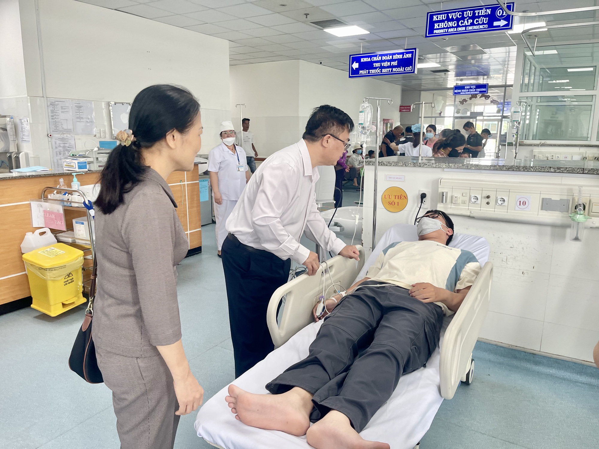 Vụ gần 300 ca ngộ độc nghi do ăn b&aacute;nh m&igrave; ở Vũng T&agrave;u: Bộ Y tế chỉ đạo truy xuất tận gốc- Ảnh 1.