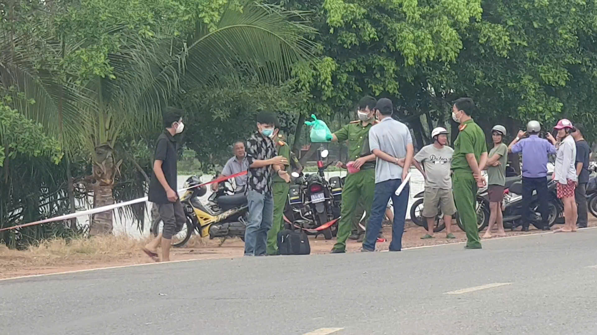 Thi thể người phụ nữ trôi trên sông Sài Gòn- Ảnh 2.