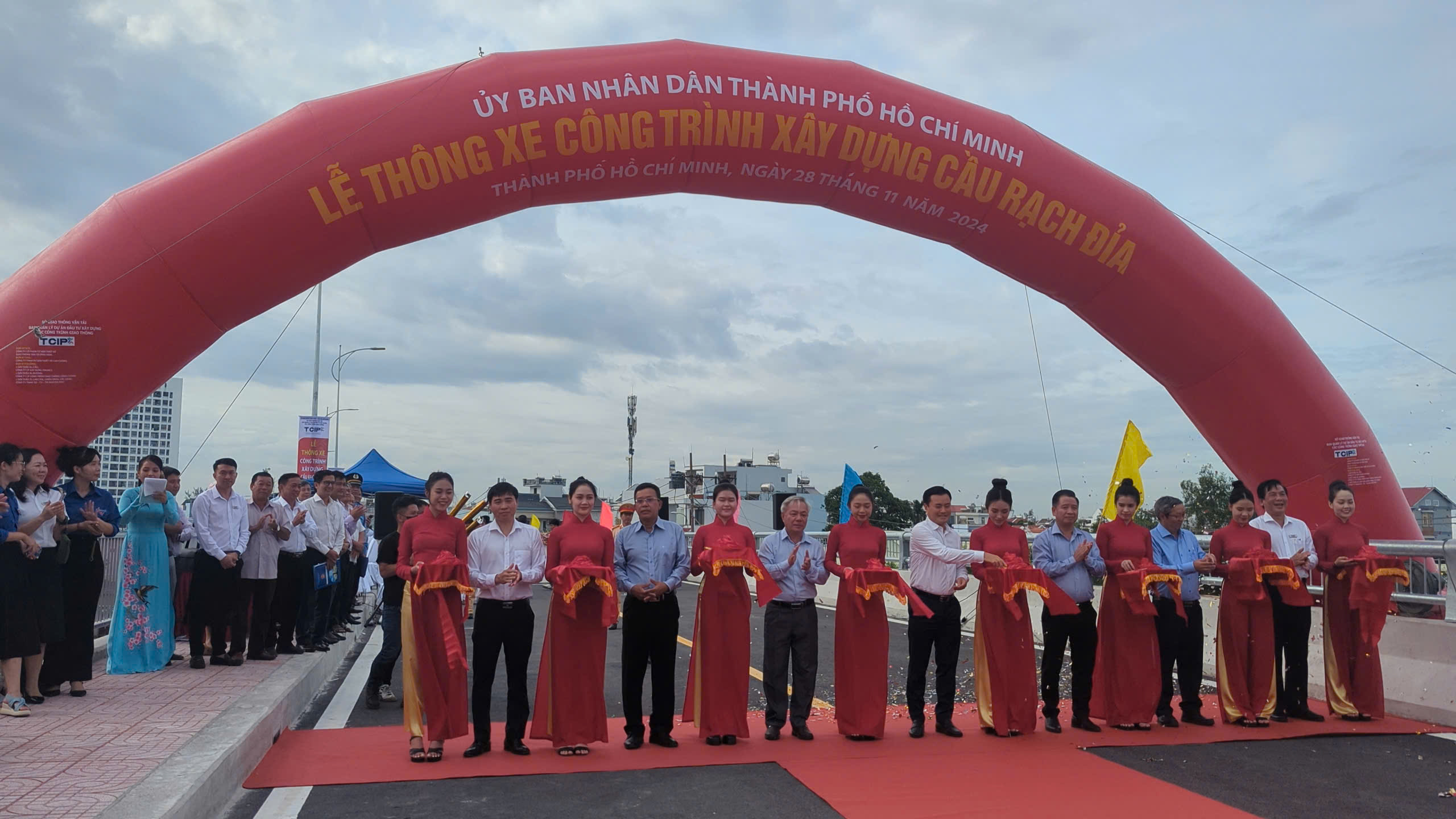 Niềm vui của người d&acirc;n ở quận 7 v&agrave; Nh&agrave; B&egrave; s&aacute;ng nay- Ảnh 3.