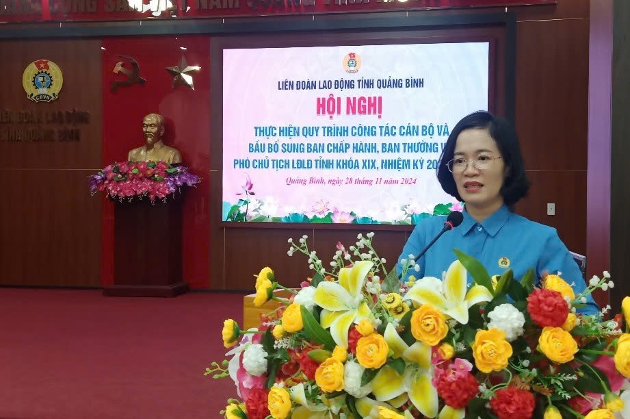 Thư k&yacute; B&iacute; thư Tỉnh ủy được bầu l&agrave;m Ph&oacute; Chủ tịch Li&ecirc;n đo&agrave;n Lao động tỉnh Quảng B&igrave;nh- Ảnh 2.