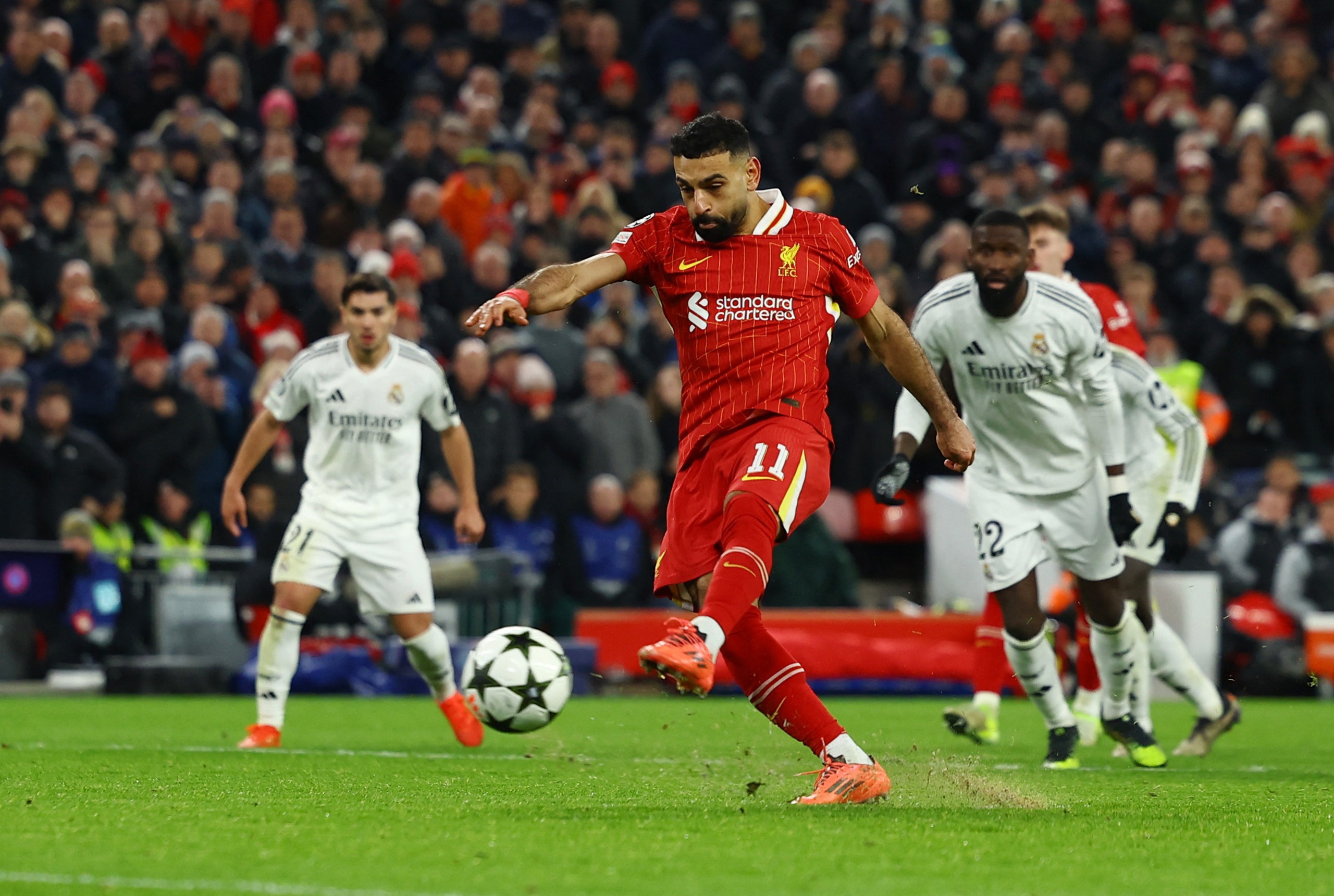 Salah c&oacute; thể vượt Ronaldo về ph&iacute; chuyển nhượng kỷ lục- Ảnh 1.