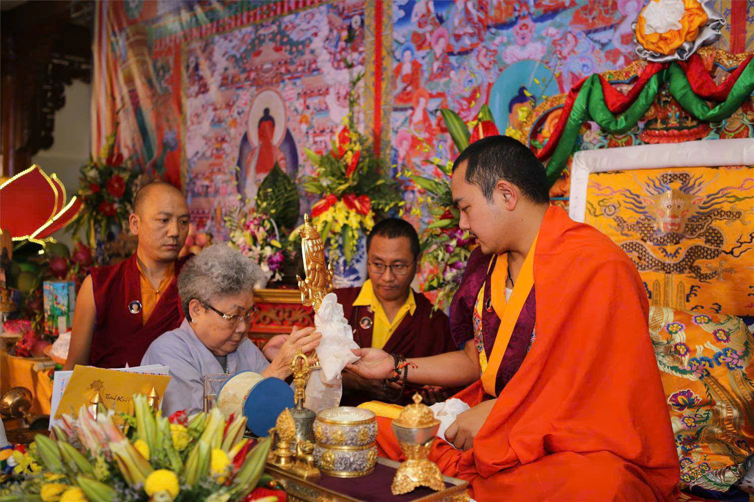 Đức Gyalwa Dokhampa chủ tr&igrave; Ph&aacute;p hội cầu nguyện quốc th&aacute;i d&acirc;n an tại Đại bảo th&aacute;p Mandala T&acirc;y Thi&ecirc;n- Ảnh 1.