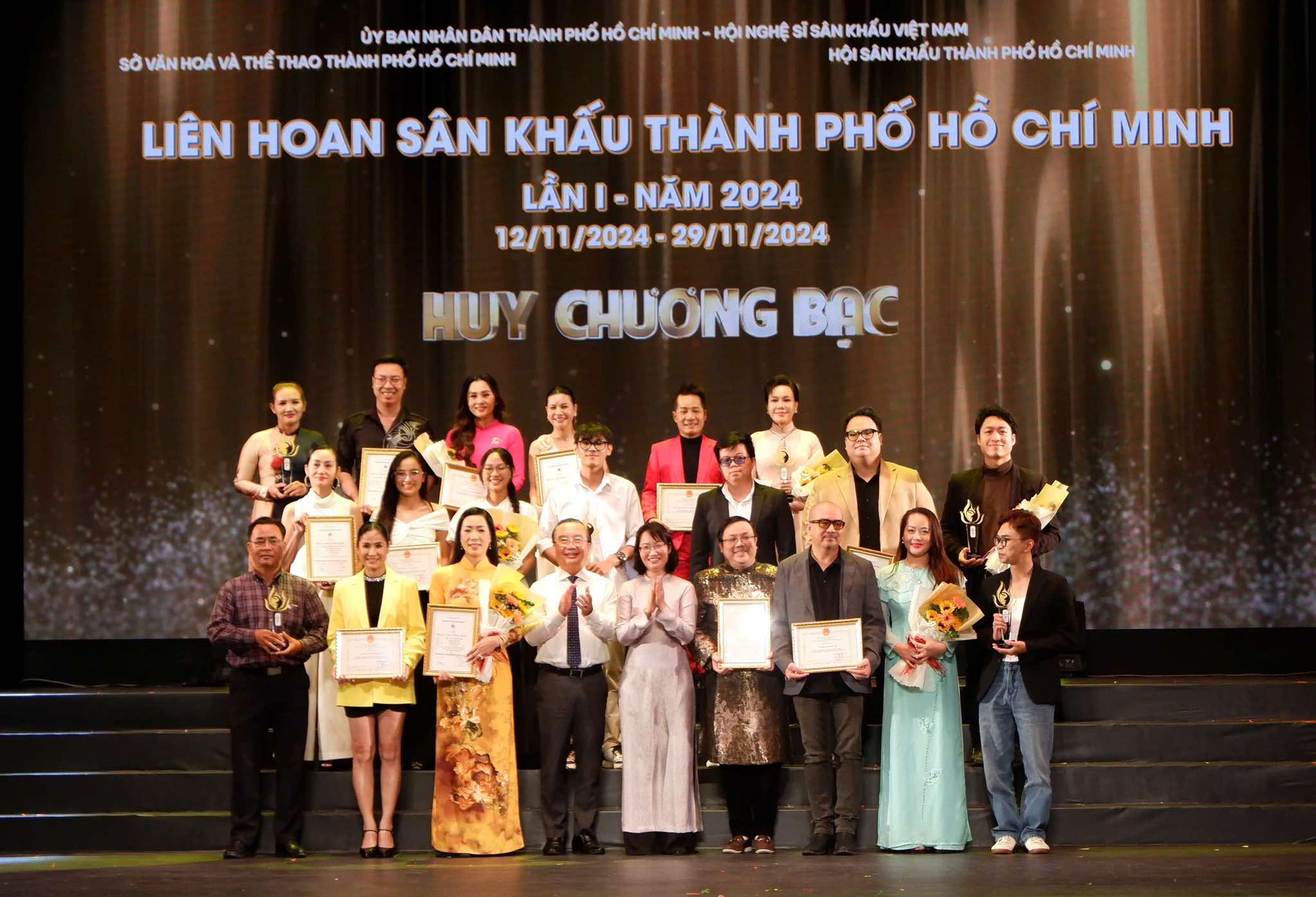 Bế mạc Li&ecirc;n hoan S&acirc;n khấu TP HCM lần 1 - 2024: S&acirc;n khấu Thi&ecirc;n Đăng thắng lớn- Ảnh 2.