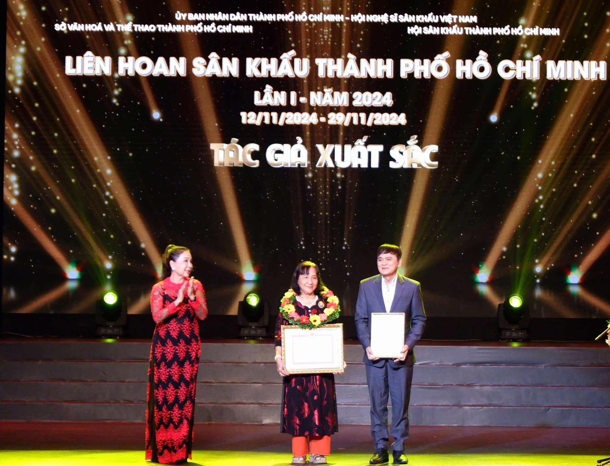 Bế mạc Li&ecirc;n hoan S&acirc;n khấu TP HCM lần 1 - 2024: S&acirc;n khấu Thi&ecirc;n Đăng thắng lớn- Ảnh 4.