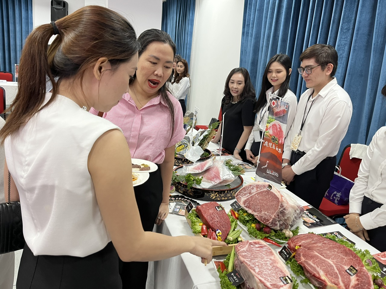 Nhập khẩu thịt b&ograve; đắt đỏ bậc nhất thế giới tăng gần 20 lần trong 10 năm- Ảnh 1.