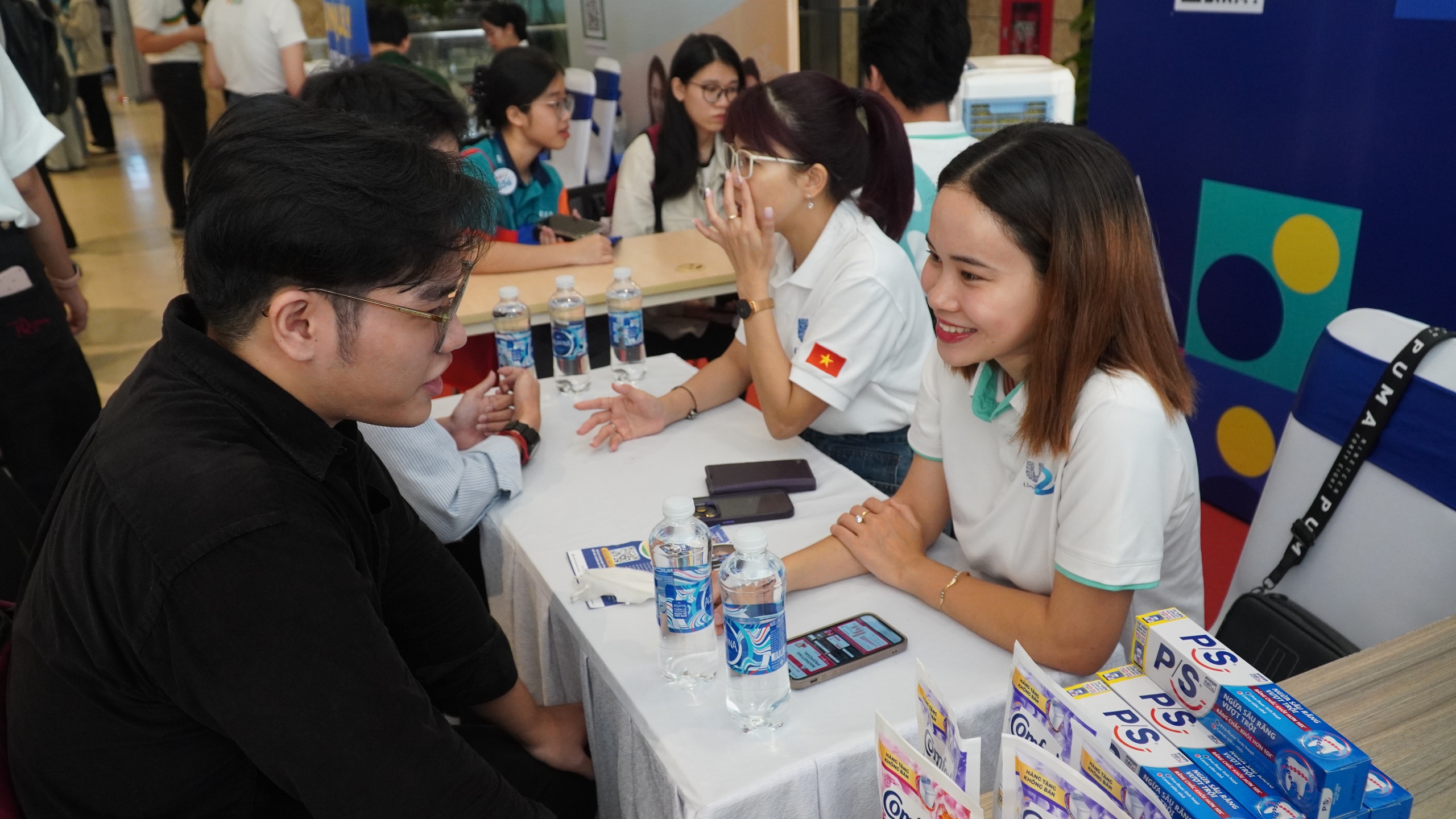 R&uacute;t ngắn khoảng c&aacute;ch giữa l&atilde;nh đạo doanh nghiệp v&agrave; ứng vi&ecirc;n GenZ - Ảnh 1.