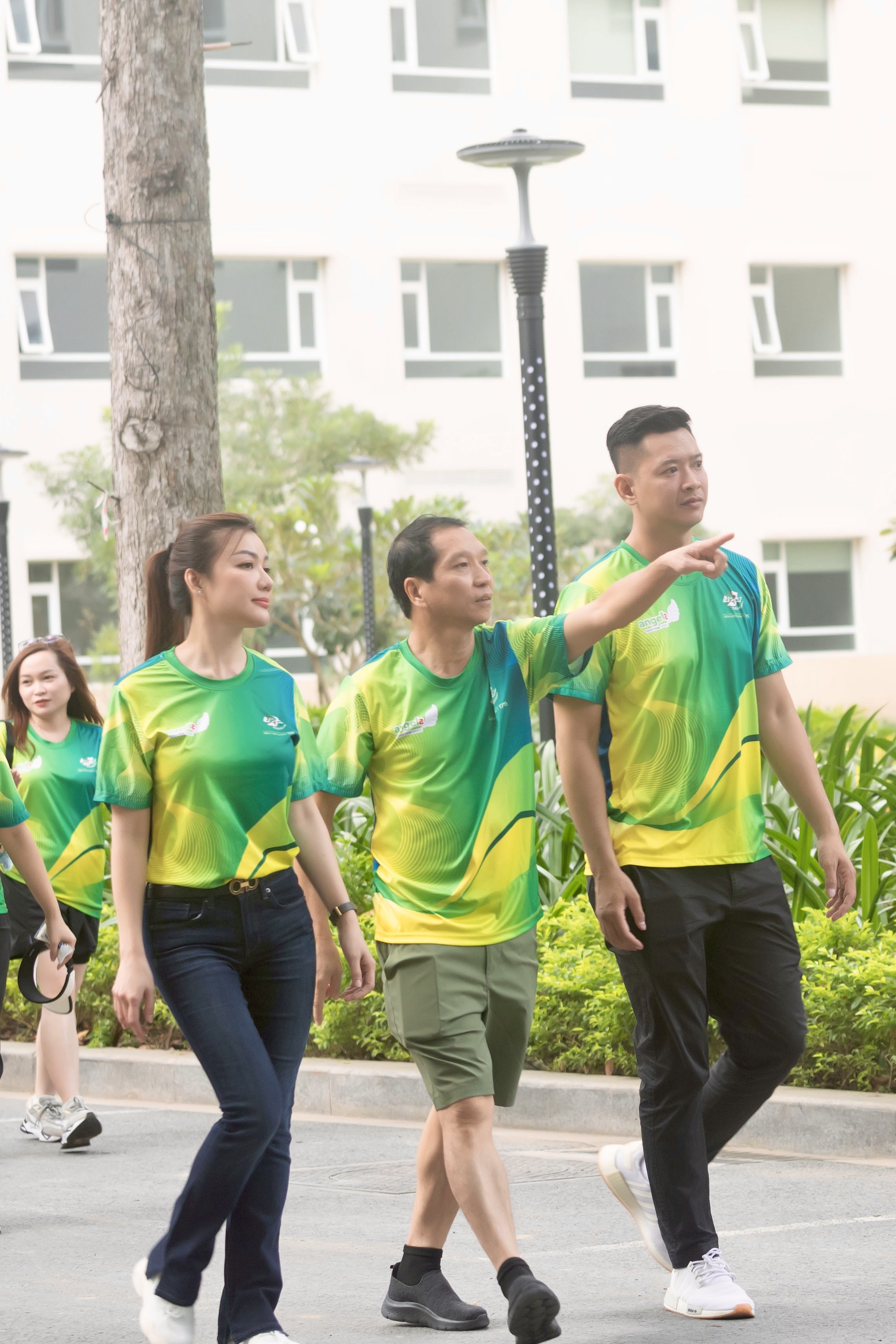 Hoa hậu Th&aacute;i Nhi&ecirc;n Phương đồng h&agrave;nh đi bộ n&acirc;ng cao nhận thức bệnh đột quỵ- Ảnh 5.