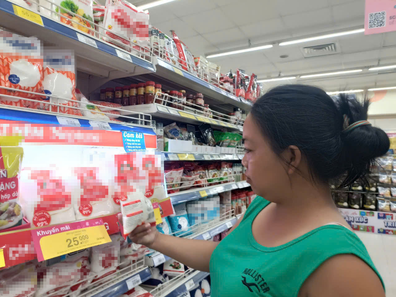 Bột ngọt M.Z b&agrave;y b&aacute;n tại si&ecirc;u thị Co.opmart B&igrave;nh Dương. Ảnh: THANH THẢO