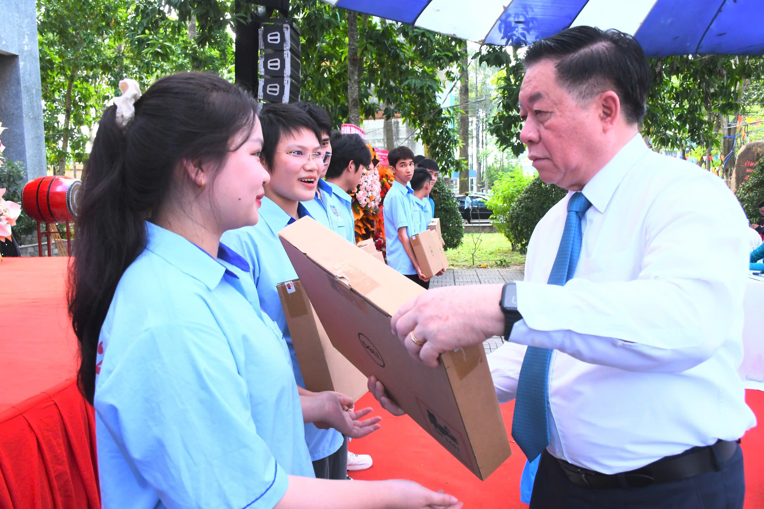 Trưởng Ban Tuy&ecirc;n gi&aacute;o Trung ương: Trường Lilama 2 tập trung đ&agrave;o tạo nh&acirc;n lực cho s&acirc;n bay Long Th&agrave;nh- Ảnh 6.