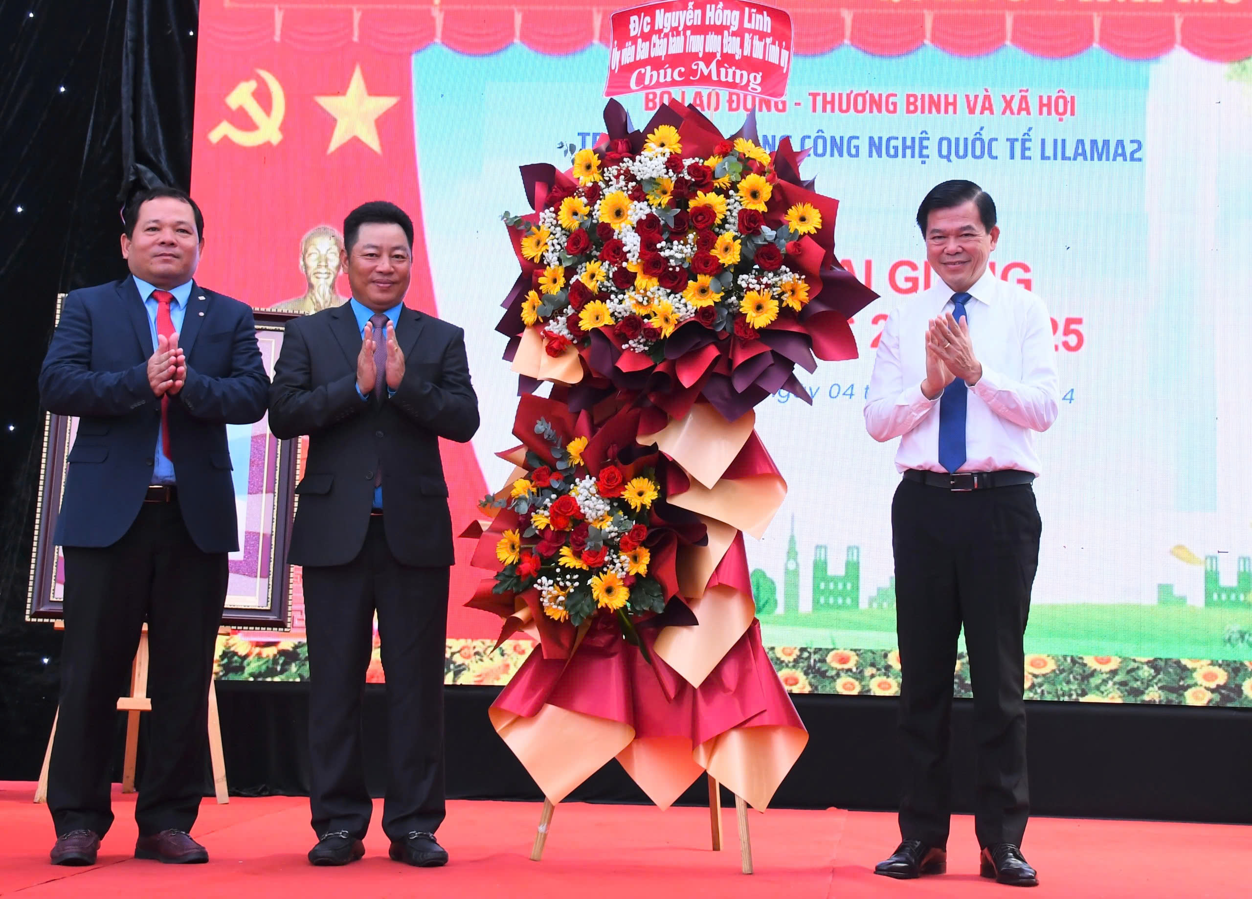 Trưởng Ban Tuy&ecirc;n gi&aacute;o Trung ương: Trường Lilama 2 tập trung đ&agrave;o tạo nh&acirc;n lực cho s&acirc;n bay Long Th&agrave;nh- Ảnh 7.