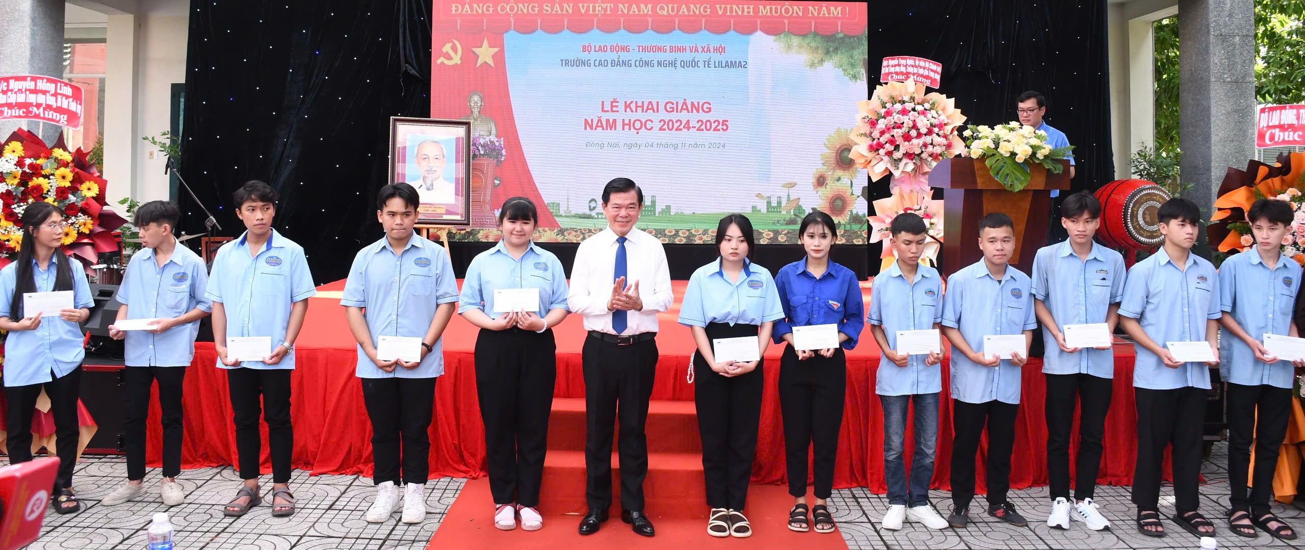 Trưởng Ban Tuy&ecirc;n gi&aacute;o Trung ương: Trường Lilama 2 tập trung đ&agrave;o tạo nh&acirc;n lực cho s&acirc;n bay Long Th&agrave;nh- Ảnh 8.