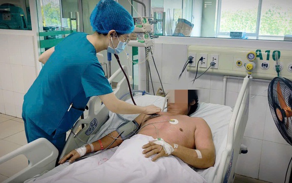 Người đàn ông suy hô hấp cấp do sởi
