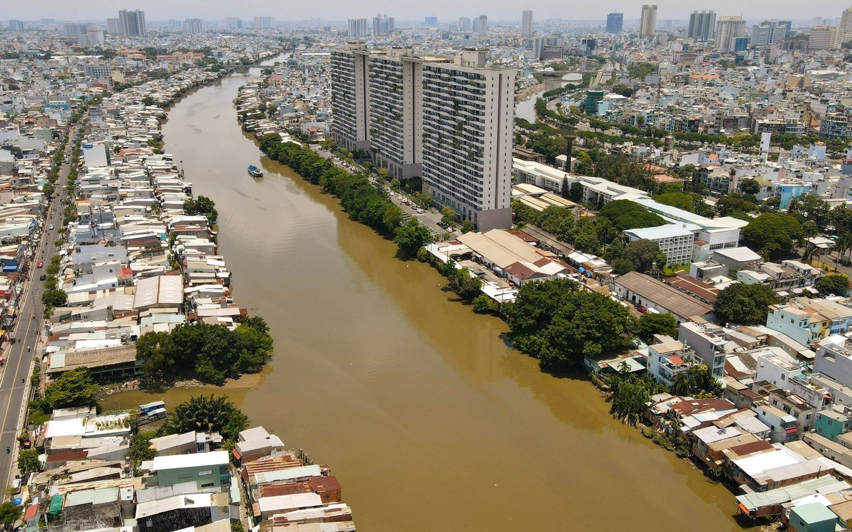 TP HCM: Đề xuất đề &aacute;n di dời gần 46.500 căn nh&agrave; tr&ecirc;n v&agrave; ven s&ocirc;ng, rạch