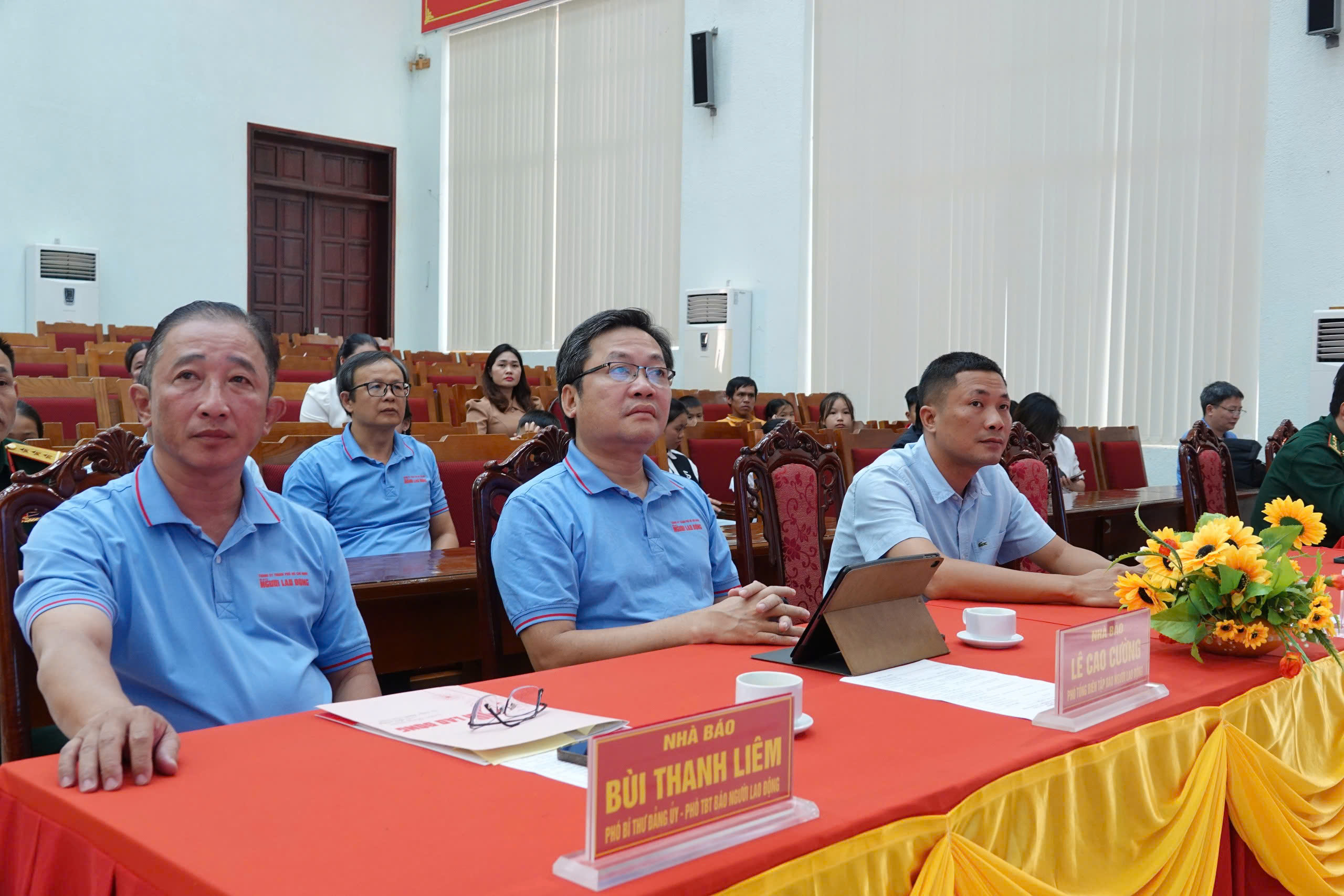 Trao tặng 5.000 lá cờ Tổ quốc tại Lạng Sơn- Ảnh 3.