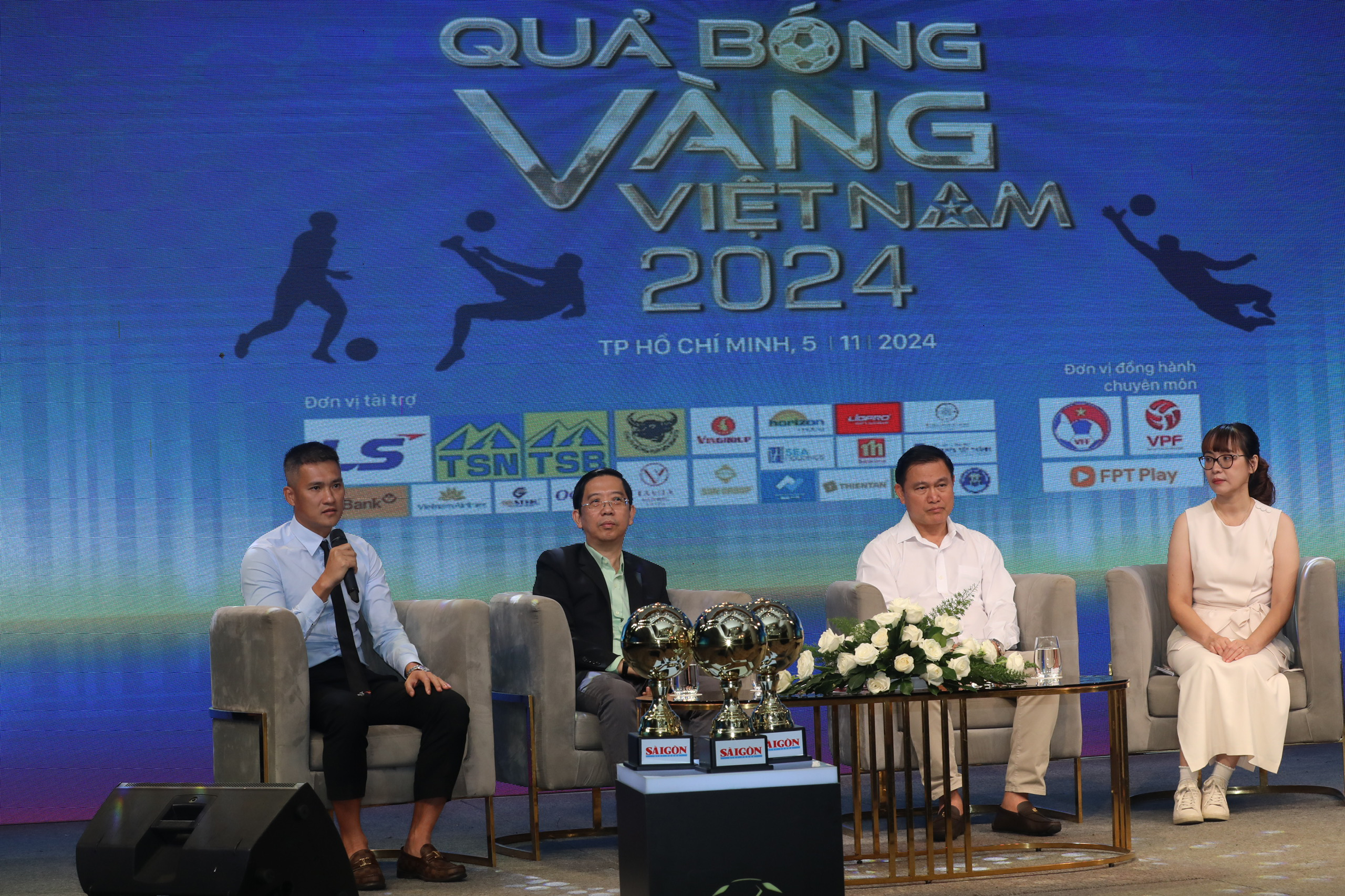 Tiến Linh "s&aacute;ng cửa" đoạt Quả b&oacute;ng v&agrave;ng 2024- Ảnh 1.