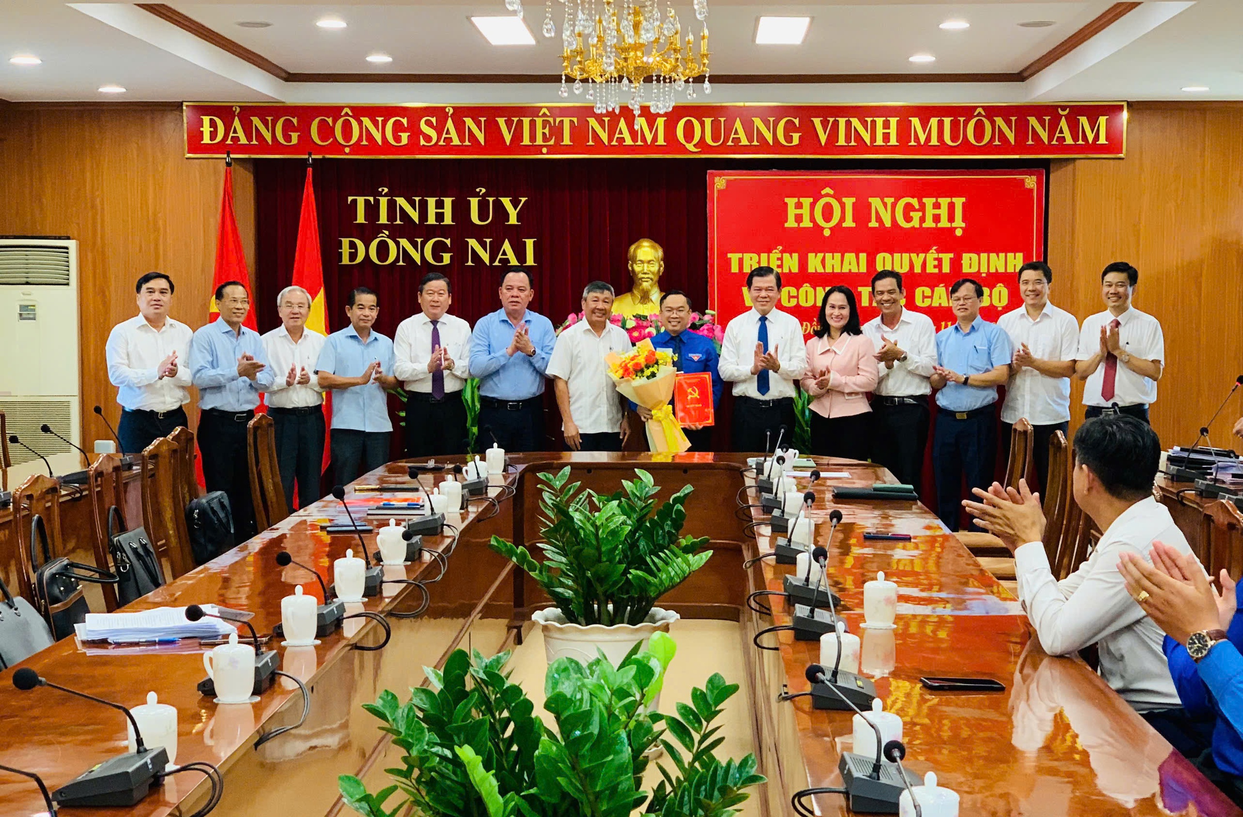 Đồng Nai triển khai quyết định của Ban B&iacute; thư về c&ocirc;ng t&aacute;c c&aacute;n bộ- Ảnh 1.