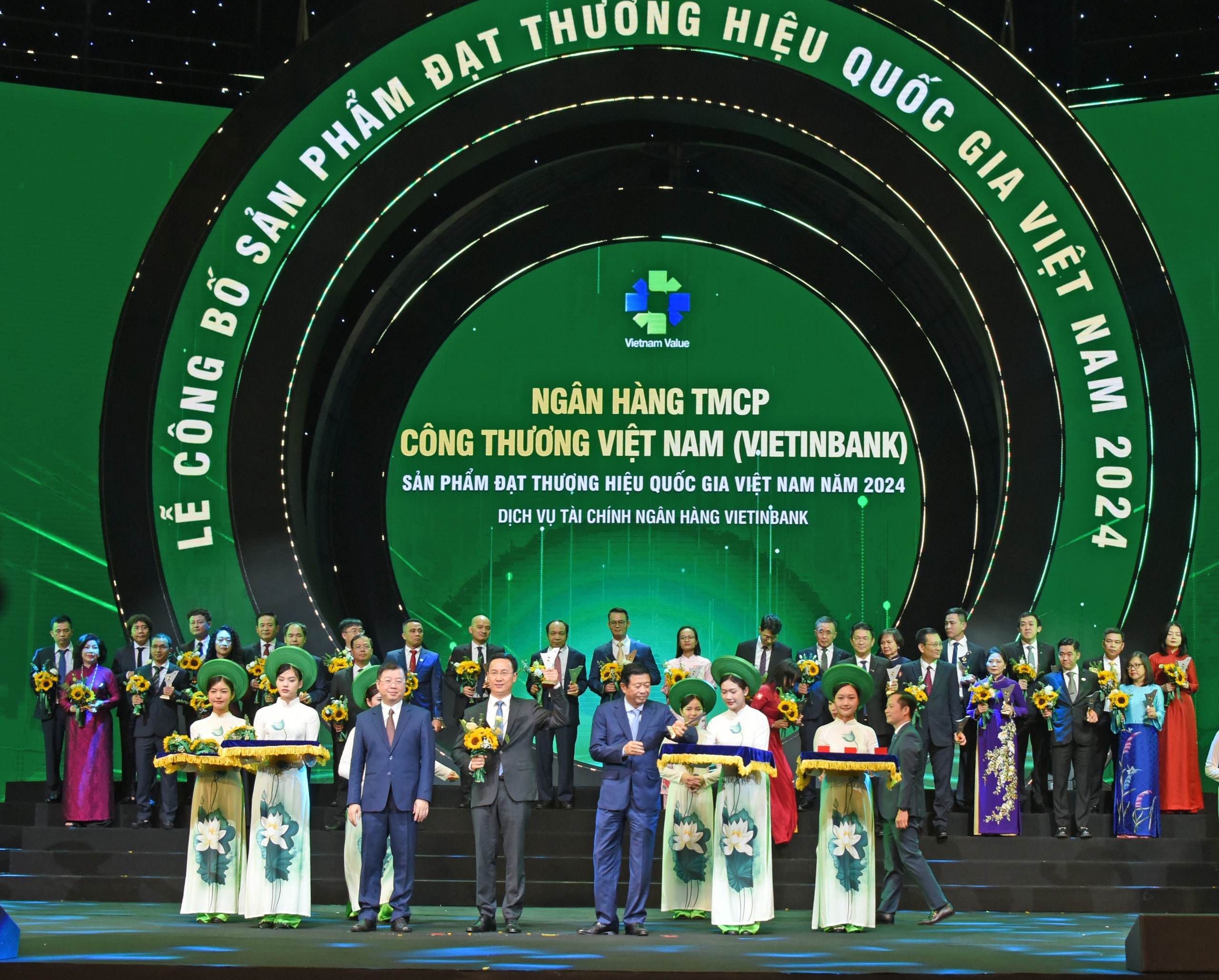 Lần thứ 8 li&ecirc;n tiếp VietinBank được vinh danh Thương hiệu Quốc gia Việt Nam- Ảnh 1.