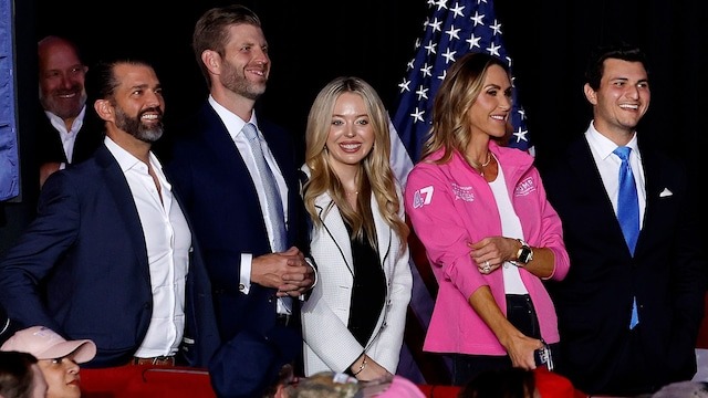 Cậu &uacute;t nh&agrave; Trump v&agrave; c&aacute;c anh chị g&acirc;y ch&uacute; &yacute; trong kỳ bầu cử Mỹ- Ảnh 3.