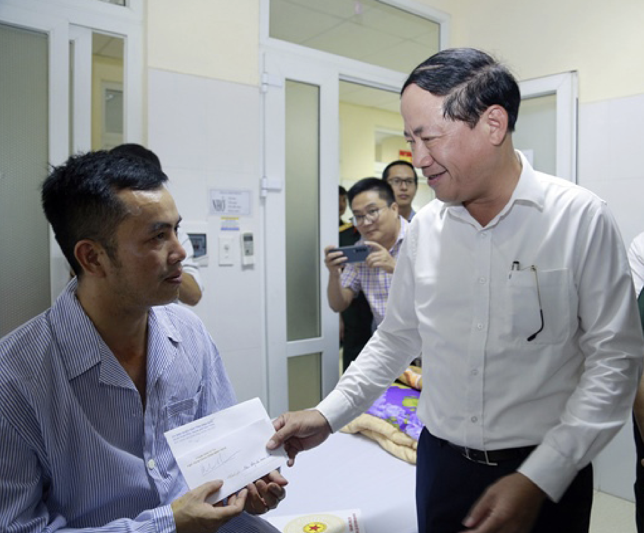 Phi c&ocirc;ng m&aacute;y bay qu&acirc;n sự rơi ở B&igrave;nh Định kể l&yacute; do phải nhảy d&ugrave;- Ảnh 1.