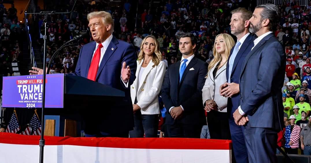 &Ocirc;ng Donald Trump ph&aacute;t biểu tại một sự kiện tranh cử. Ảnh: Facebook