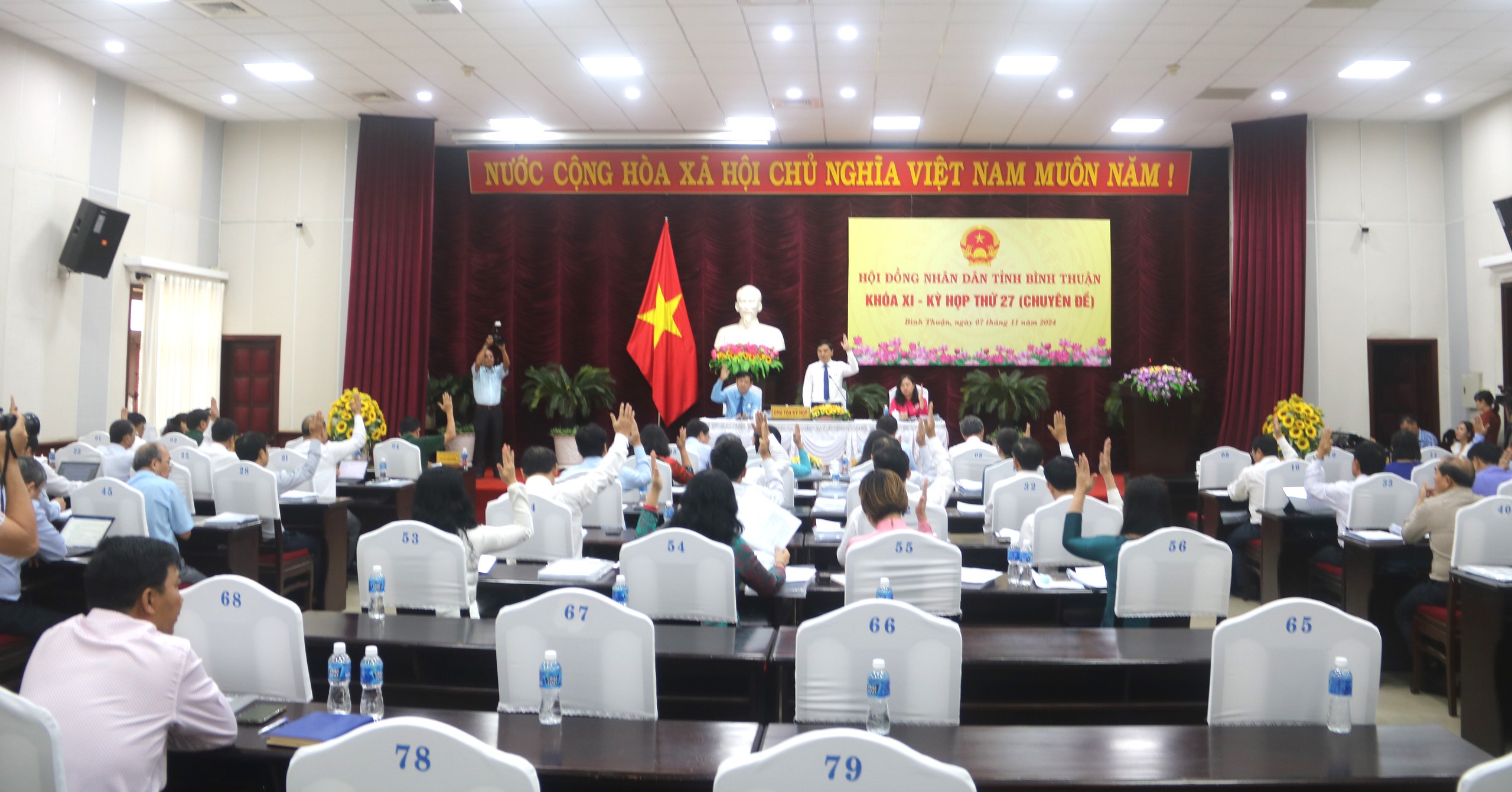 Tỉnh Bình Thuận giải quyết nợ học phí hơn 4 tỉ đồng cho sinh viên ngành y - Ảnh 1.