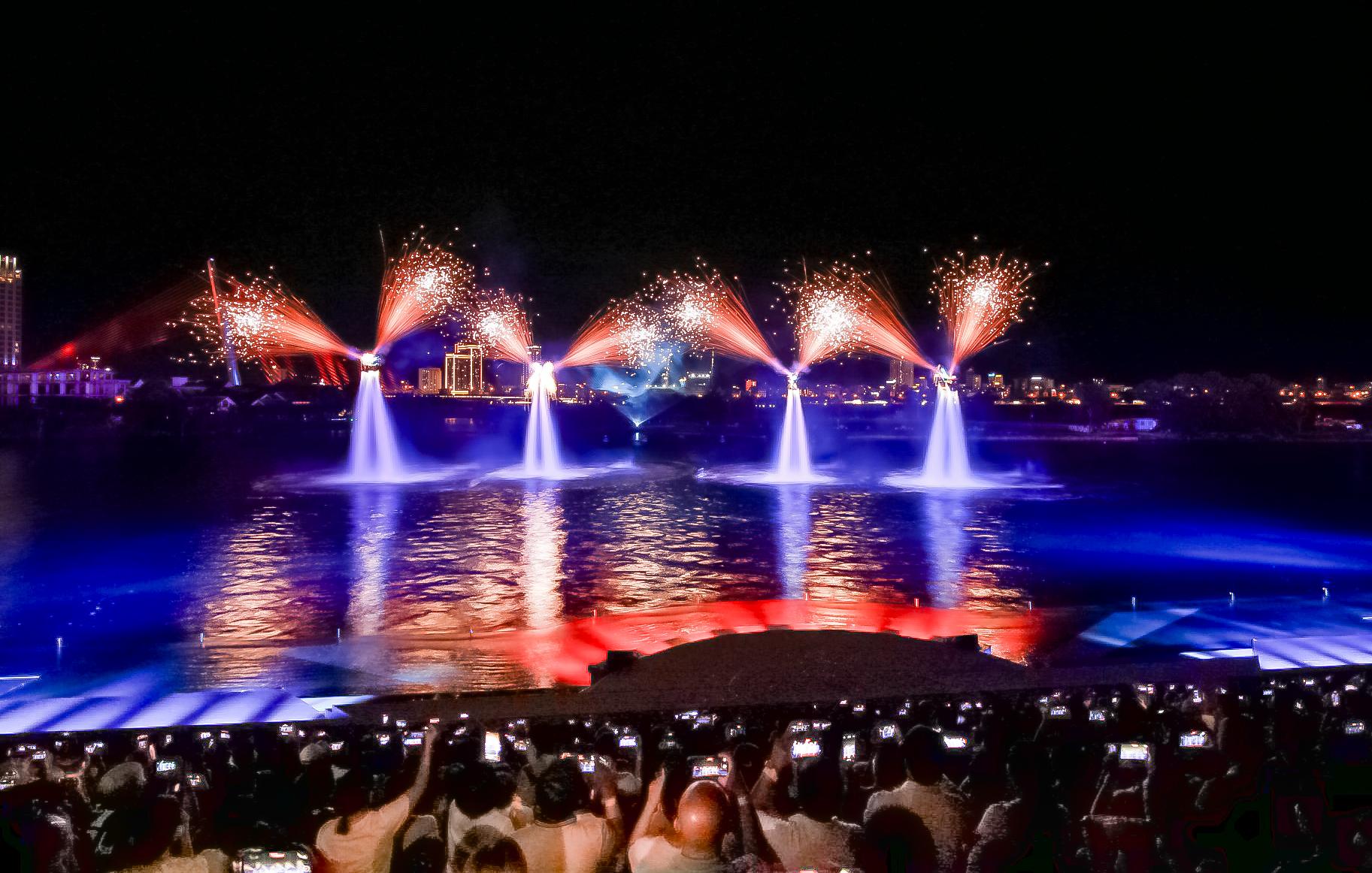 H&eacute; lộ hai show diễn đậm chất Hollywood sắp &ldquo;hạ c&aacute;nh&rdquo; nơi Thị trấn Ho&agrave;ng H&ocirc;n, Ph&uacute; Quốc từ th&aacute;ng 11- Ảnh 1.