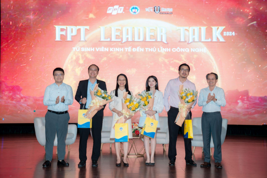 Gần 1.200 sinh vi&ecirc;n tham dự talkshow &ldquo;Từ sinh vi&ecirc;n Kinh tế đến Thủ lĩnh C&ocirc;ng nghệ&rdquo;- Ảnh 5.