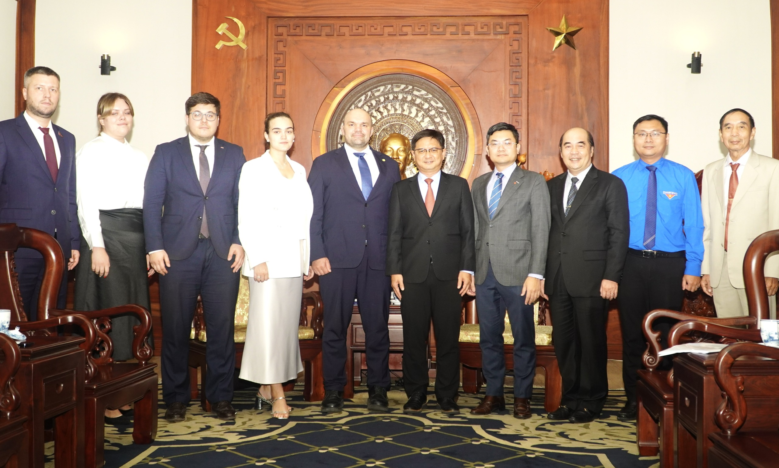 Đội Cận vệ trẻ Đảng nước Nga thống nhất đến thăm và làm việc tại TP HCM- Ảnh 4.