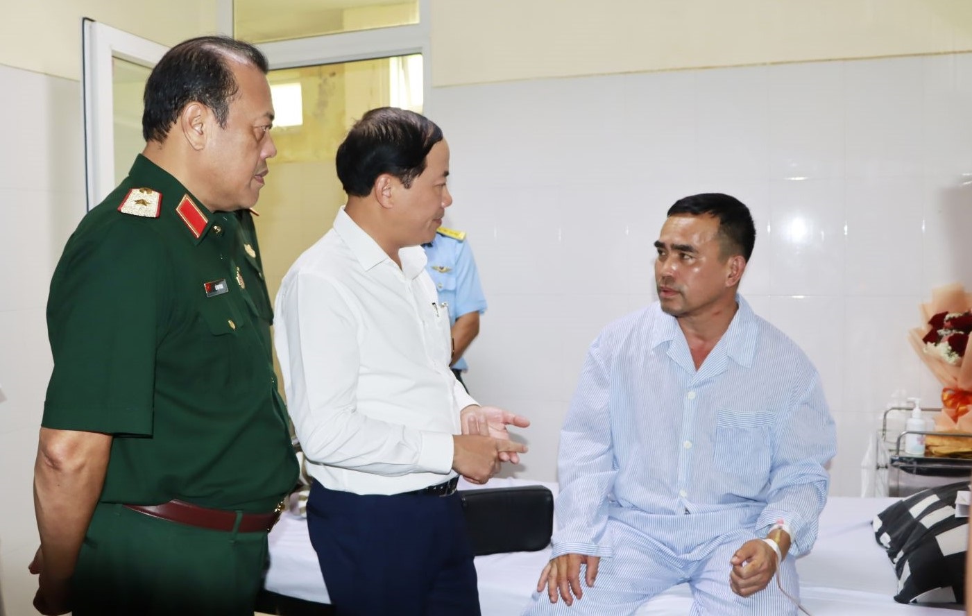 Vụ máy bay quân sự rơi: Đại tướng Phan Văn Giang gửi thư khen Bình Định- Ảnh 3.
