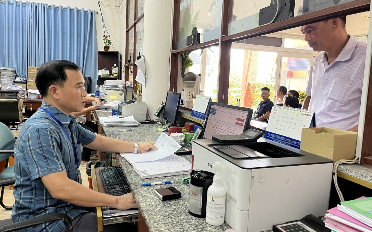 Chống lãng phí: Cùng hành động: Đơn giản hóa thủ tục hành chính