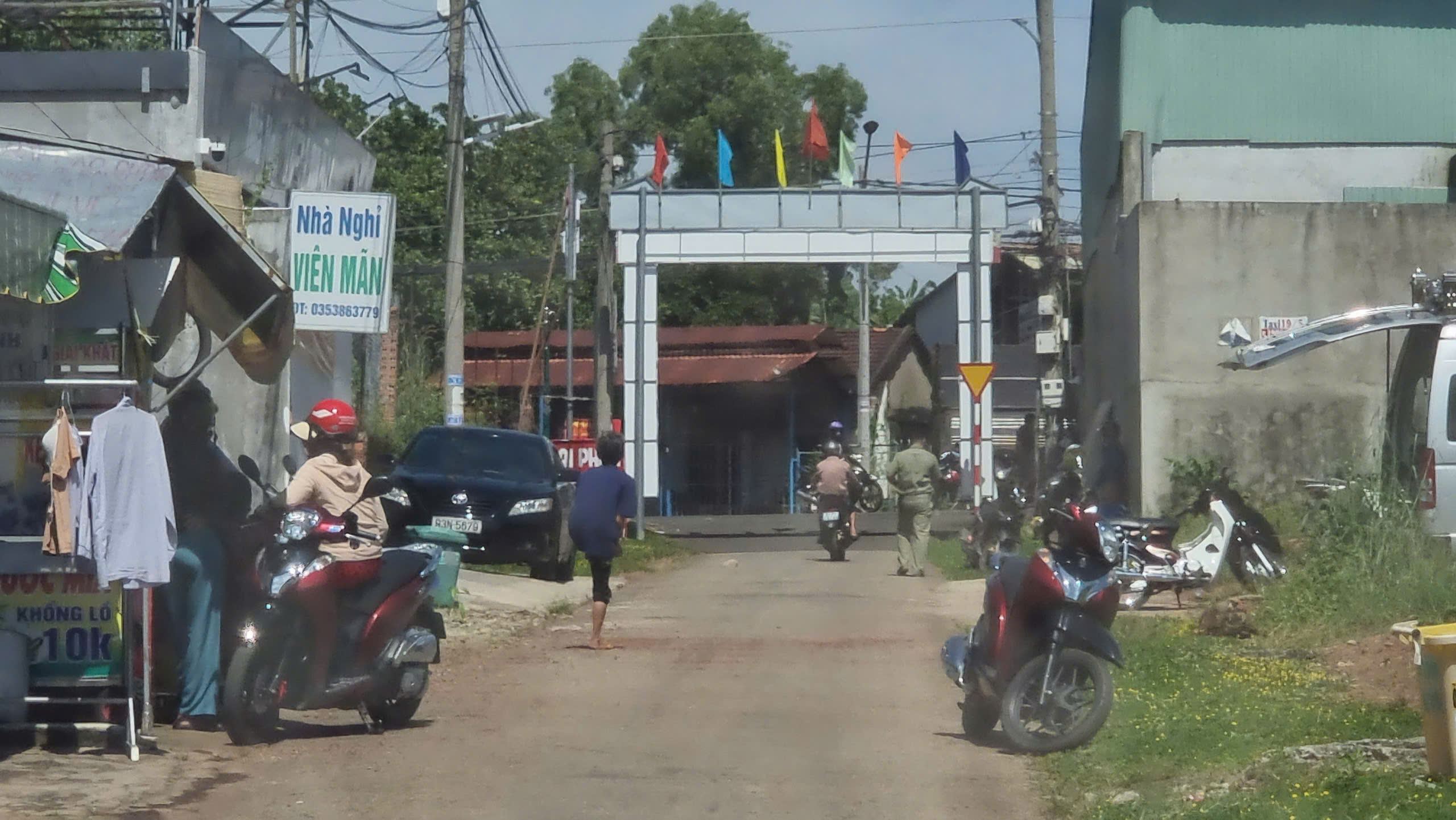 Điều tra vụ người đ&agrave;n &ocirc;ng nghi uống thuốc trừ s&acirc;u tự tử trong nh&agrave; nghỉ- Ảnh 1.