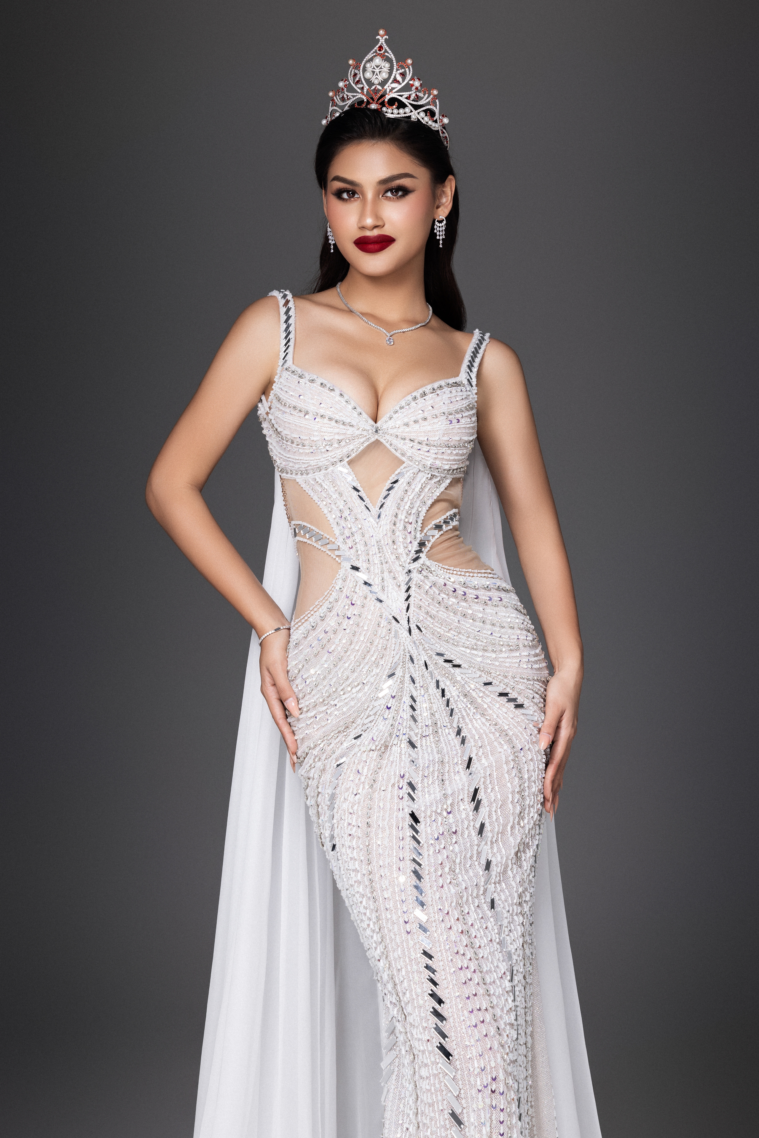 Trương Ngọc &Aacute;nh đọ sắc top 4 "Miss Earth 2023"- Ảnh 4.