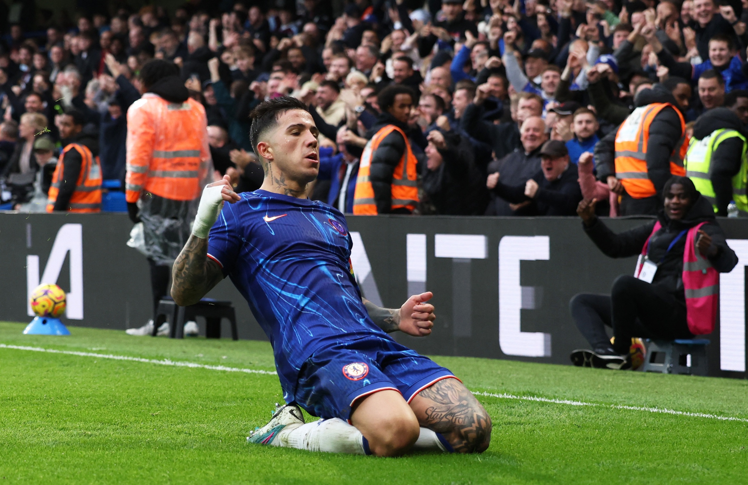 Thắng Aston Villa “3 sao”, Chelsea trở lại top 3- Ảnh 2.