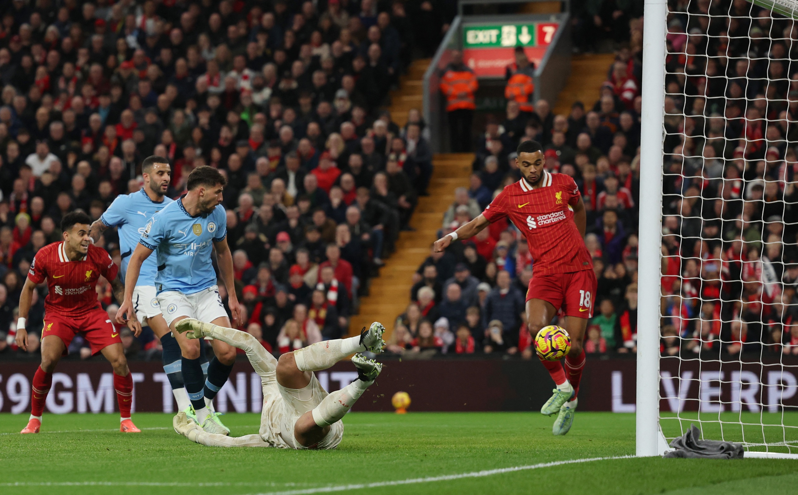 Pep Guardiola thừa nhận thất bại, Liverpool thắng bằng bí quyết gì?- Ảnh 4.