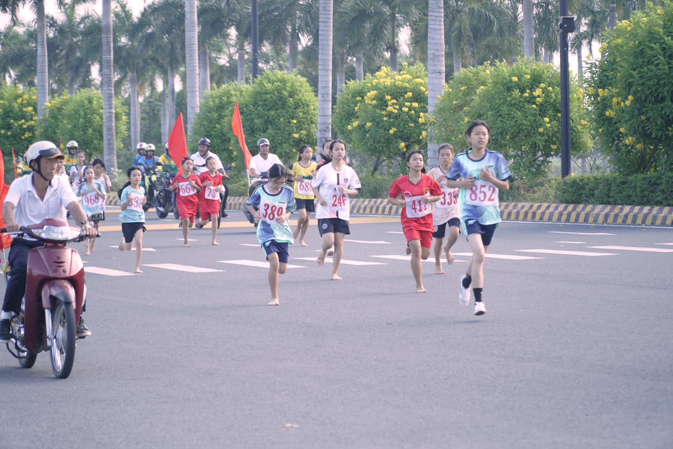 Tranh t&agrave;i từng bước ch&acirc;n tại Giải Việt d&atilde; tỉnh Long An- Ảnh 12.