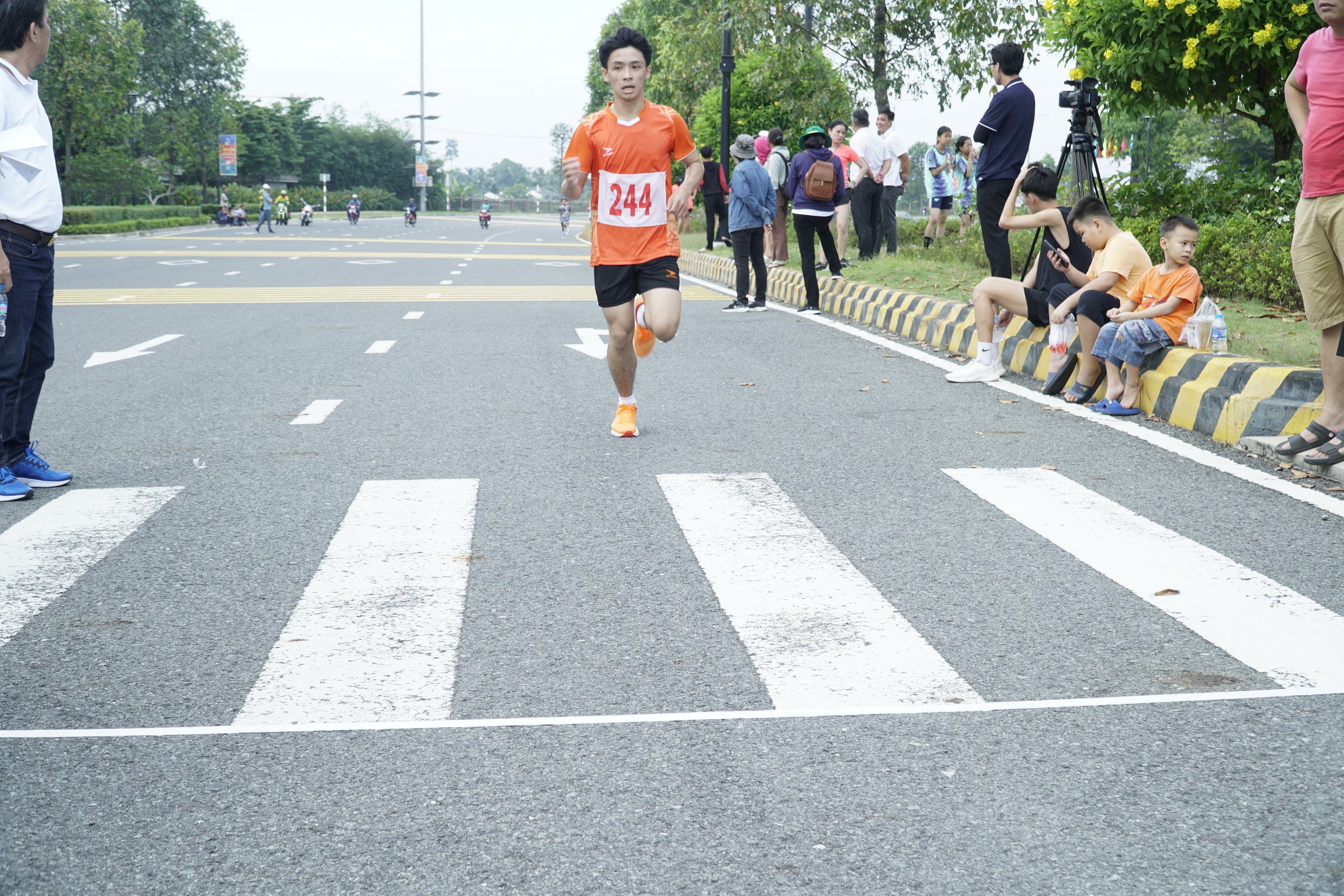 Tranh t&agrave;i từng bước ch&acirc;n tại Giải Việt d&atilde; tỉnh Long An- Ảnh 23.