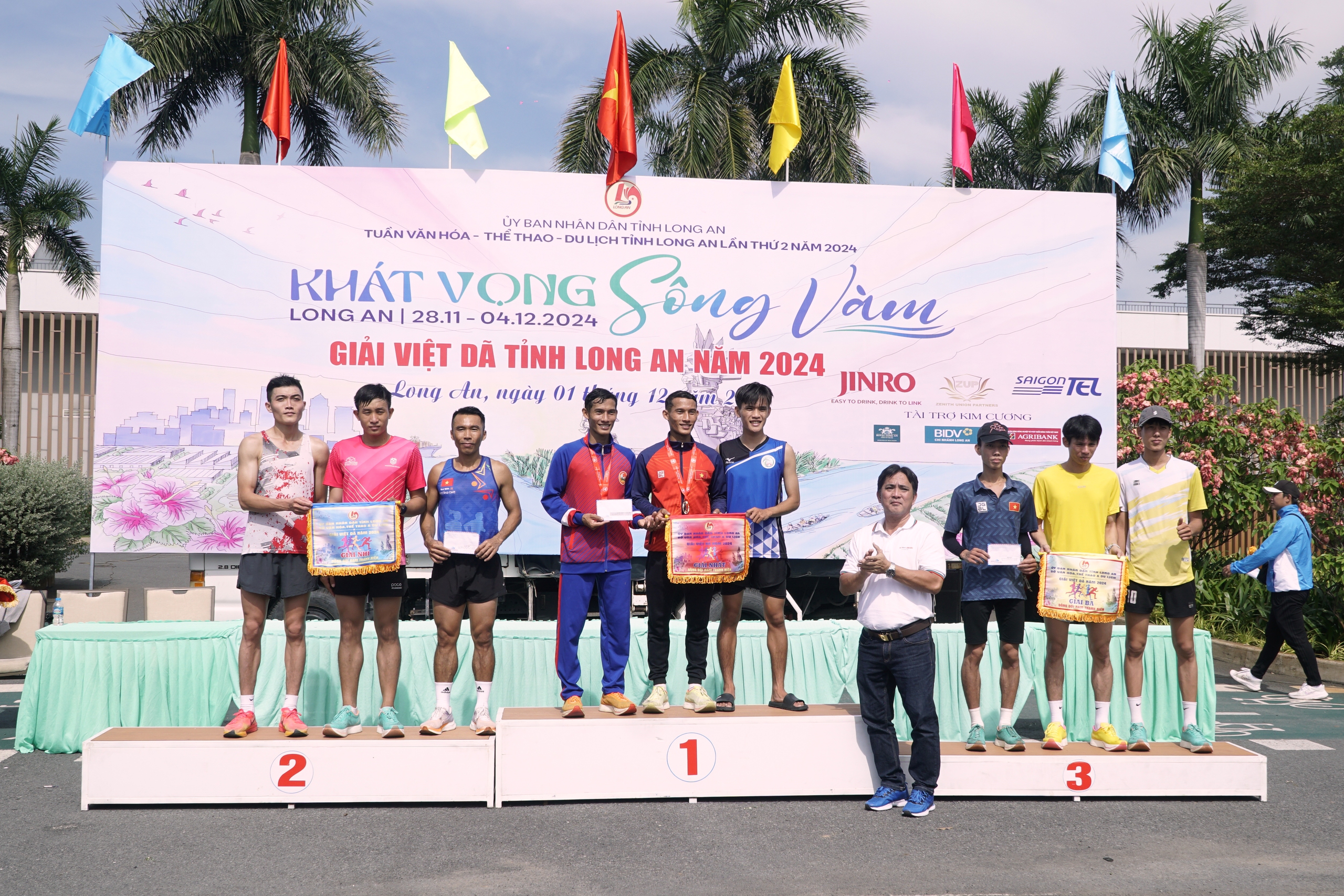 Tranh t&agrave;i từng bước ch&acirc;n tại Giải Việt d&atilde; tỉnh Long An- Ảnh 32.