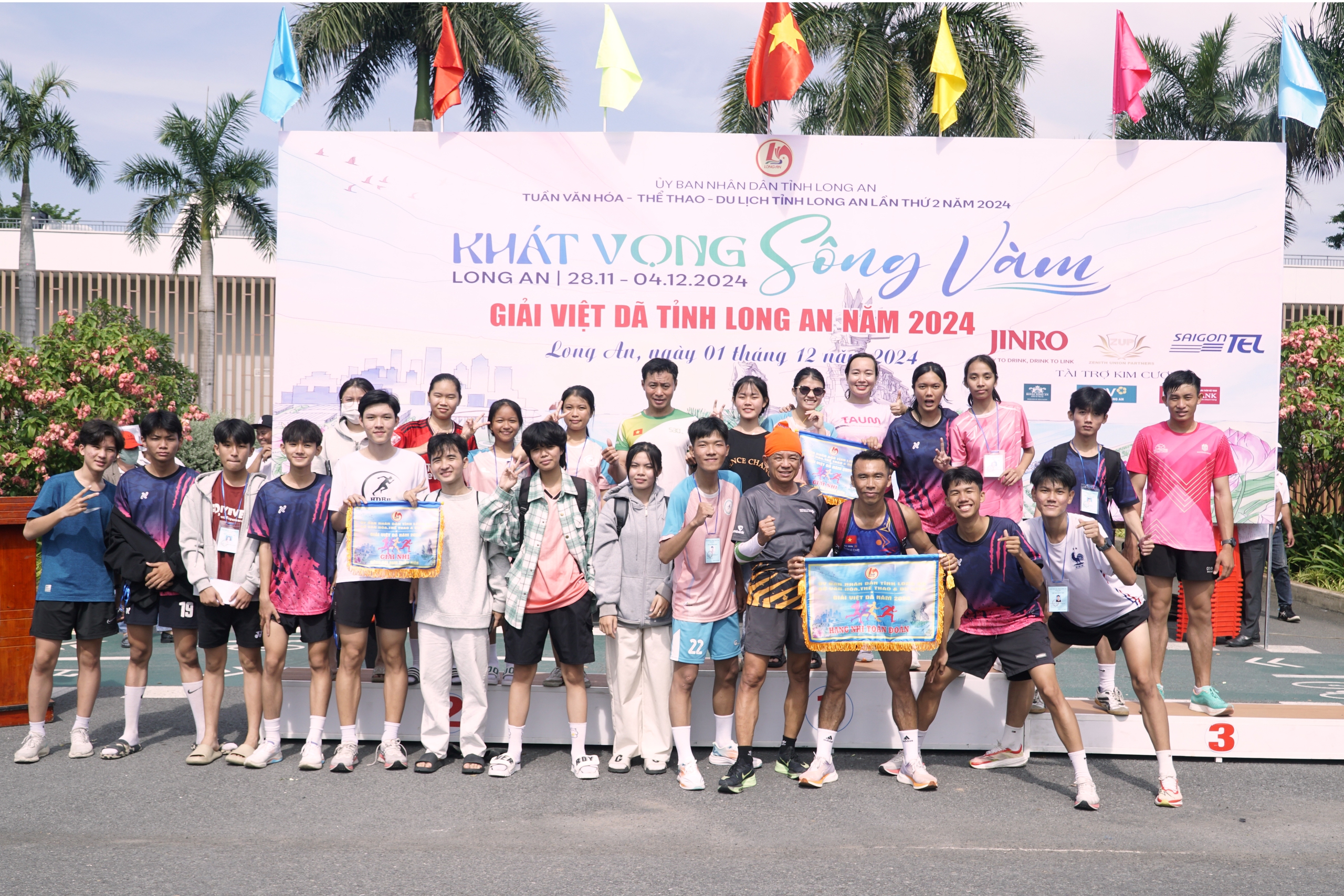 Tranh t&agrave;i từng bước ch&acirc;n tại Giải Việt d&atilde; tỉnh Long An- Ảnh 34.