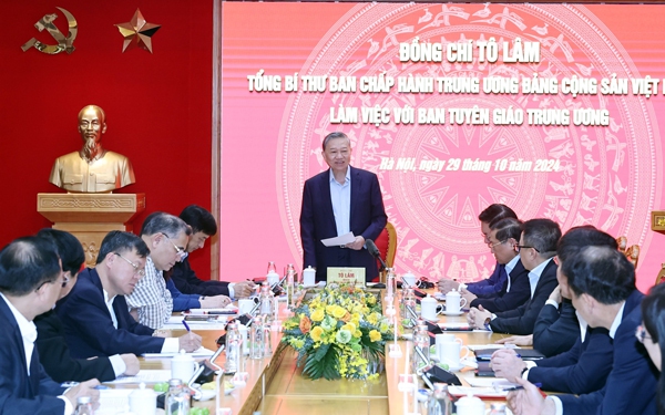 Ph&aacute;t huy vai tr&ograve; ti&ecirc;n phong của c&ocirc;ng t&aacute;c tuy&ecirc;n gi&aacute;o