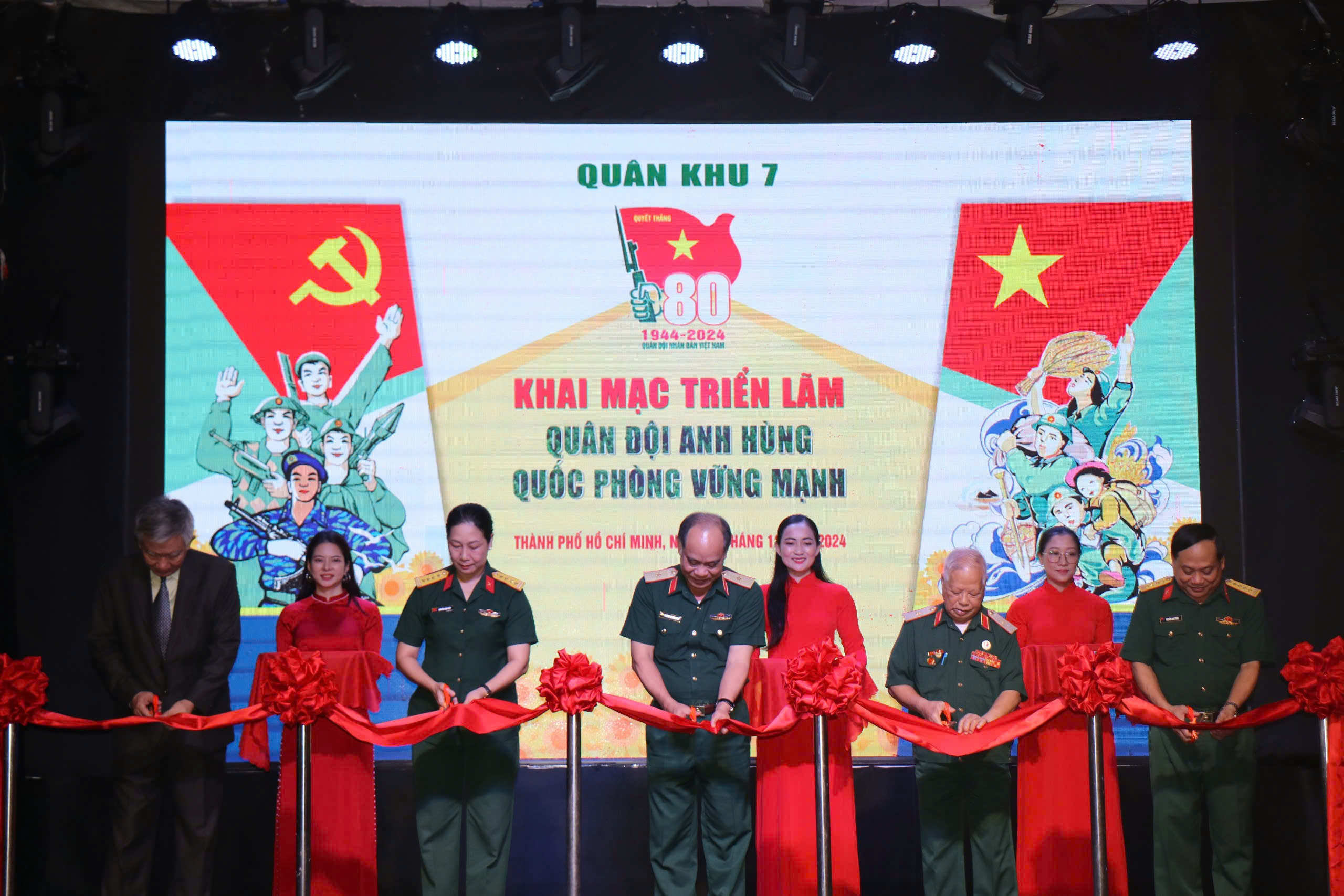 Qu&acirc;n khu 7 lu&ocirc;n l&agrave; điểm s&aacute;ng của to&agrave;n qu&acirc;n, to&agrave;n quốc- Ảnh 1.