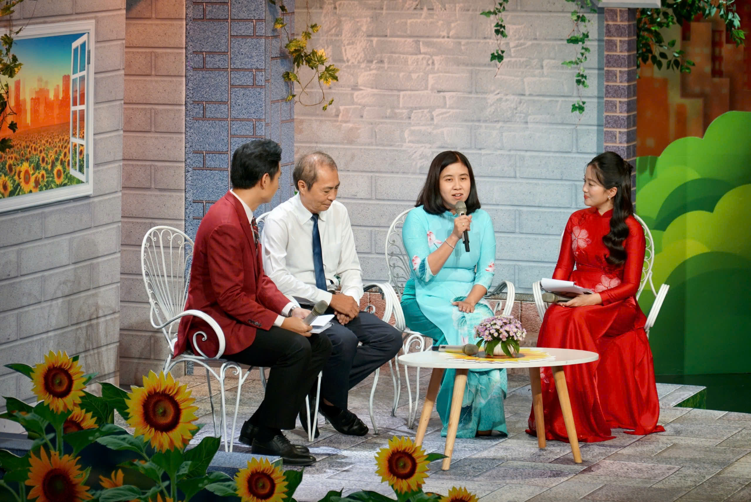 T&ocirc;n vinh những gương điển h&igrave;nh 