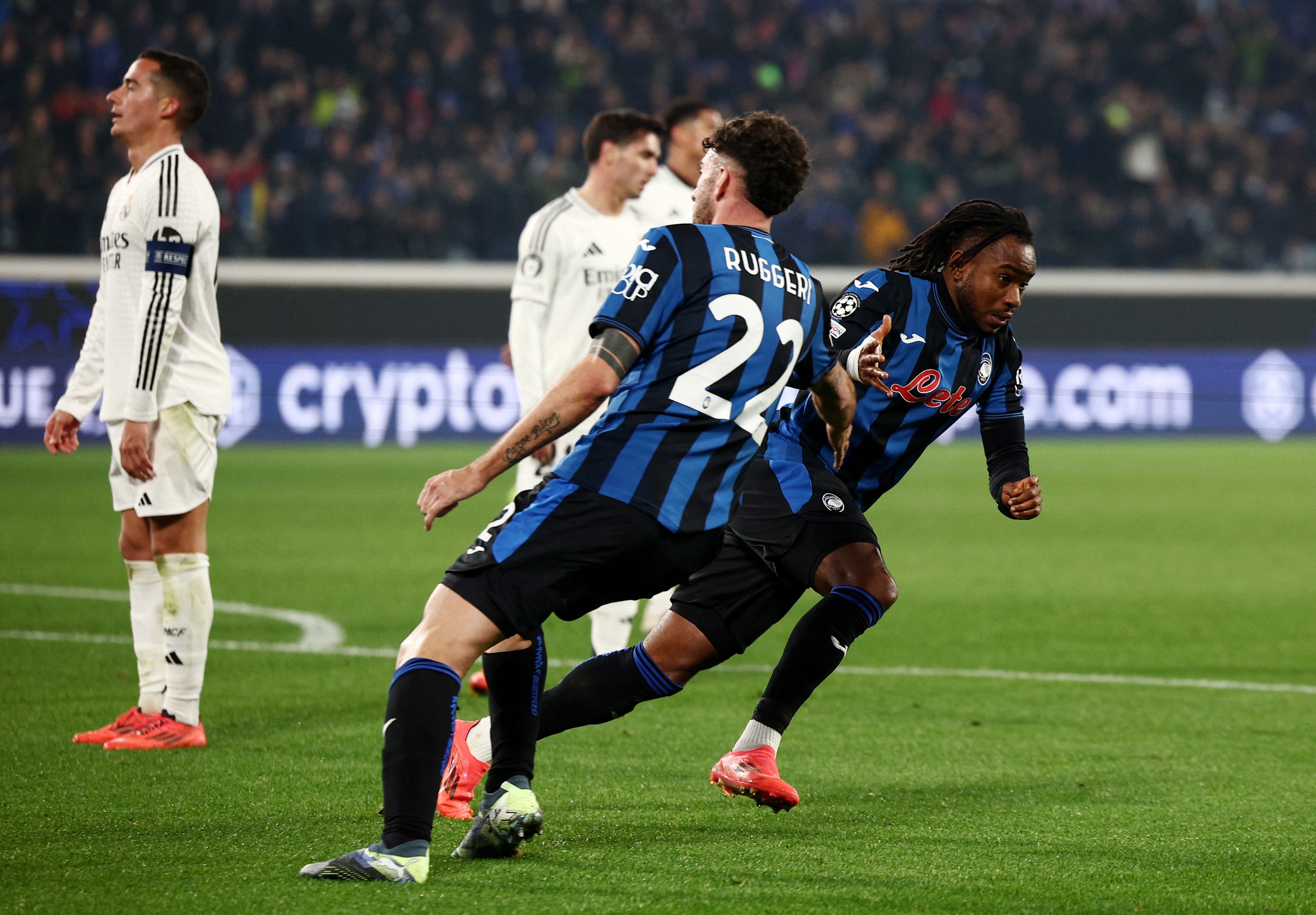 Real Madrid thắng nghẹt thở, Bayern Munich ngược d&ograve;ng hạ Shakhtar Donetsk- Ảnh 7.