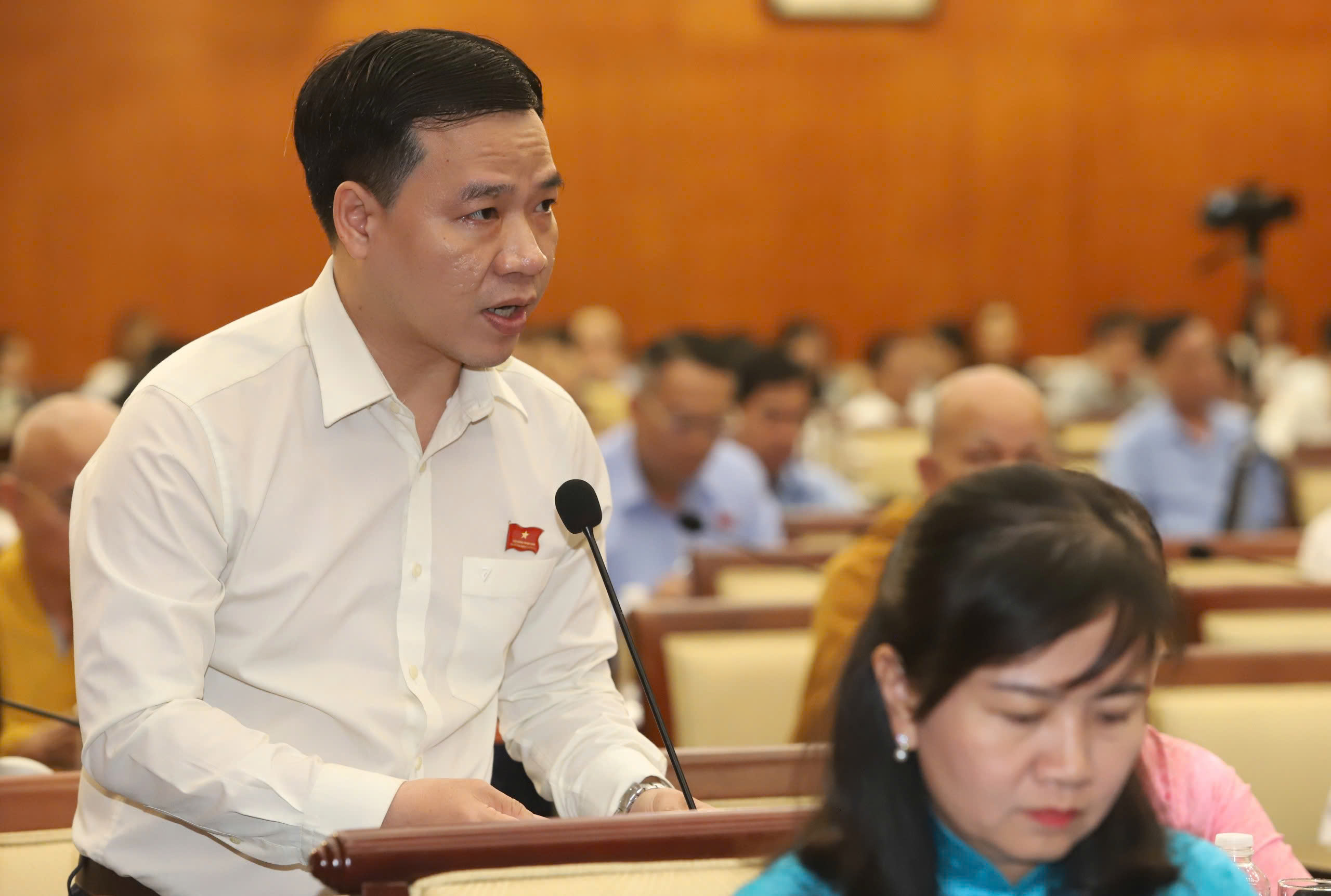 Đại biểu HĐND TP HCM chất vấn Chủ tịch Phan Văn M&atilde;i về dự &aacute;n chống ngập 10.000 tỉ đồng- Ảnh 1.
