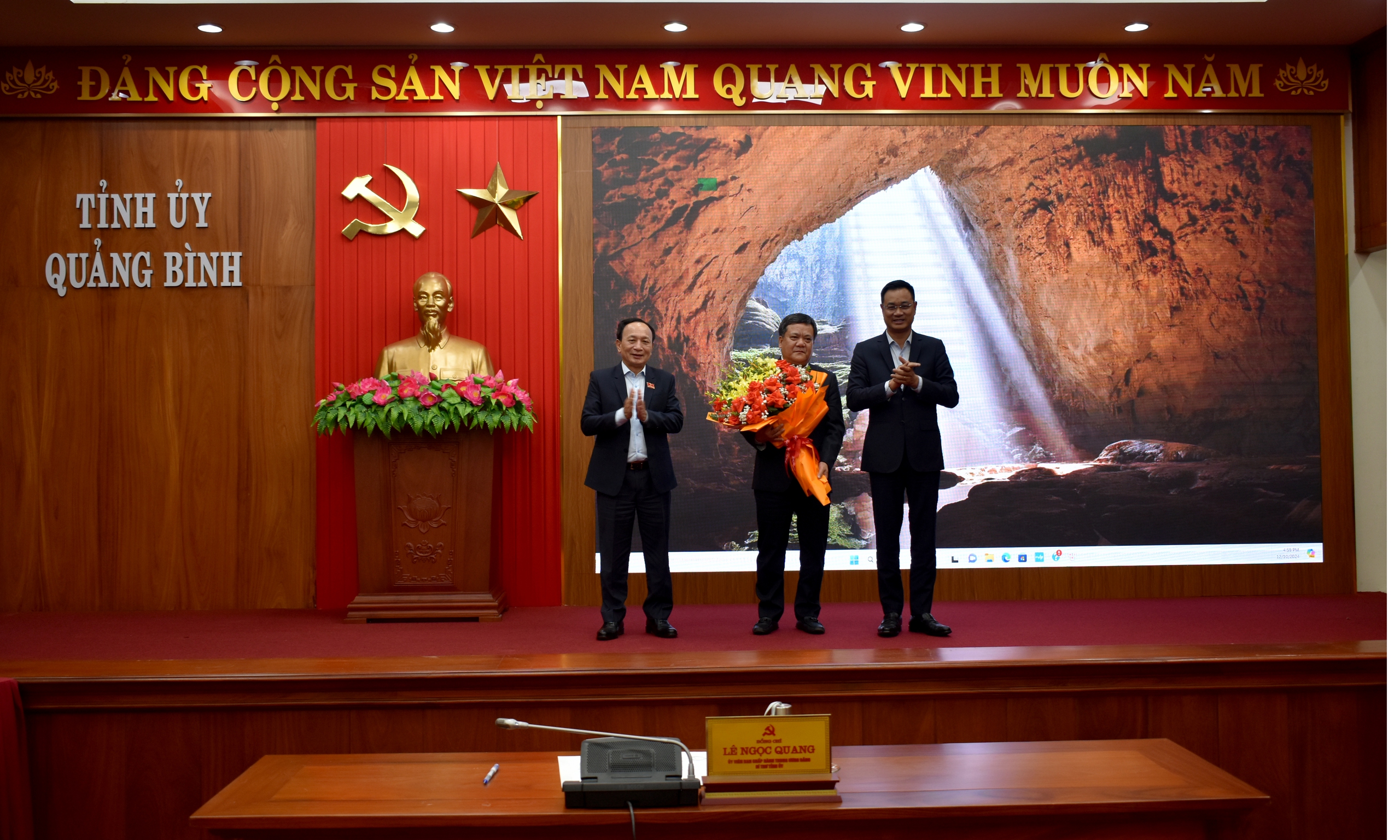 &Ocirc;ng Trần Phong l&agrave;m Ph&oacute; B&iacute; thư Tỉnh ủy Quảng B&igrave;nh- Ảnh 1.