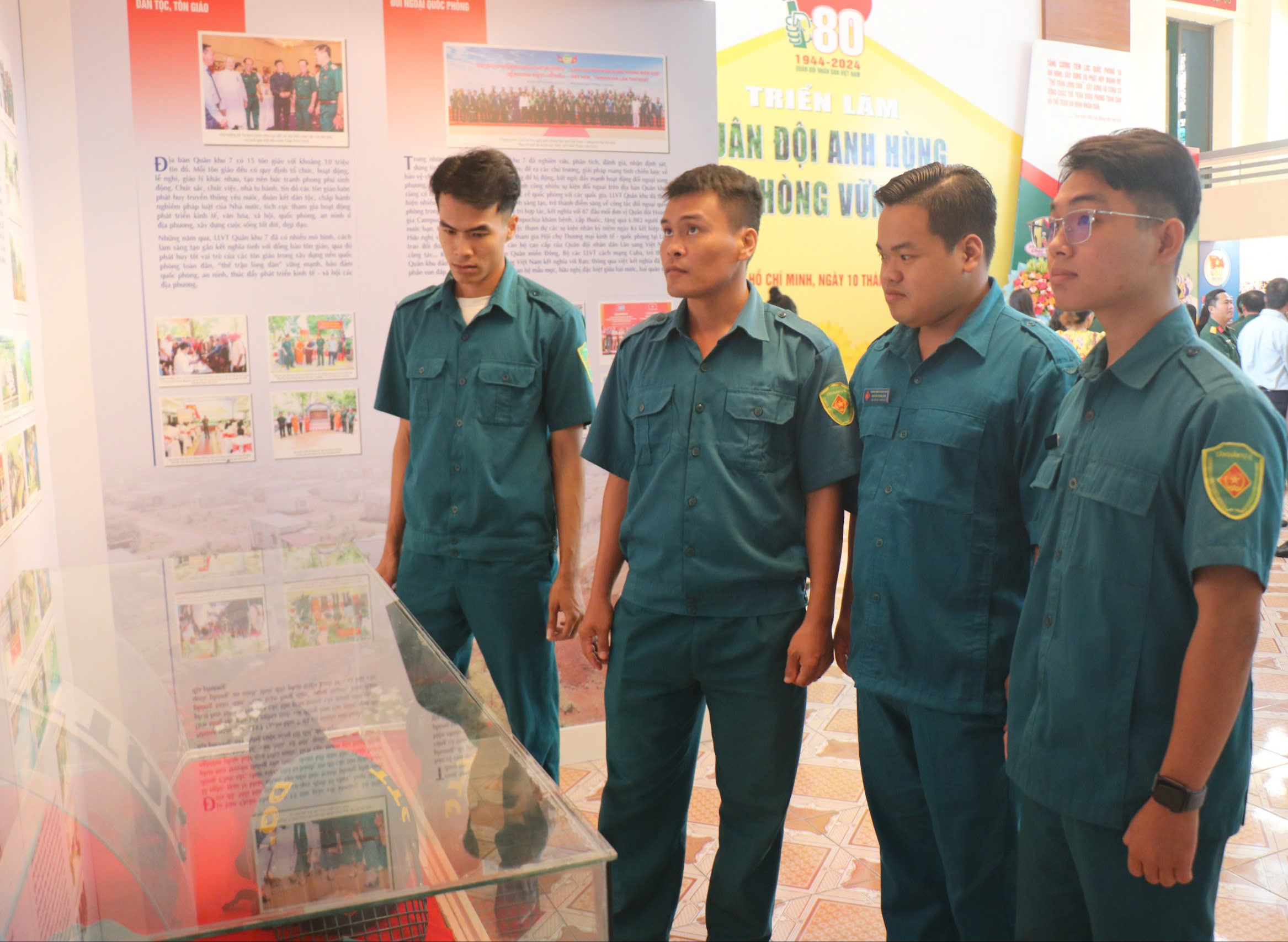 Qu&acirc;n khu 7 lu&ocirc;n l&agrave; điểm s&aacute;ng của to&agrave;n qu&acirc;n, to&agrave;n quốc- Ảnh 4.