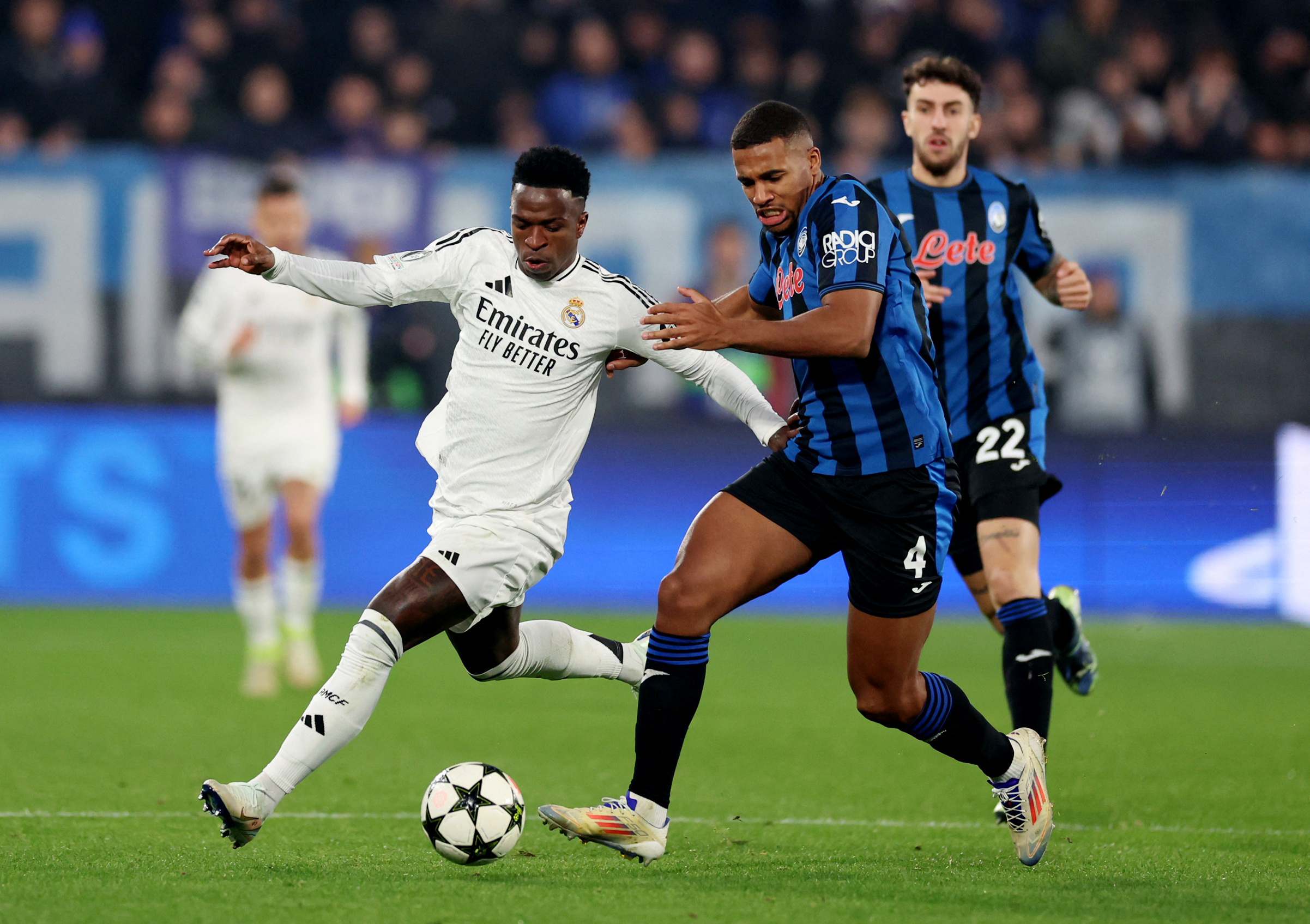 Real Madrid thắng nghẹt thở, Bayern Munich ngược d&ograve;ng hạ Shakhtar Donetsk- Ảnh 5.