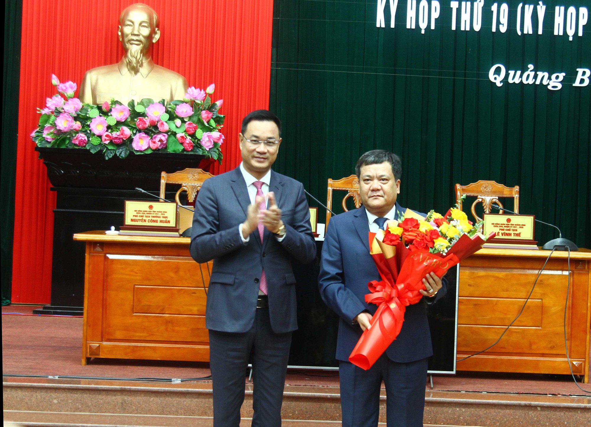 &Ocirc;ng Trần Phong được bầu giữ chức Chủ tịch UBND tỉnh Quảng B&igrave;nh- Ảnh 1.