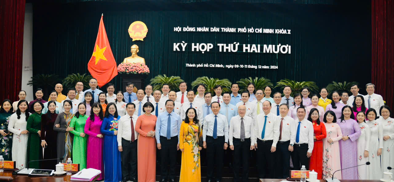 Chủ tịch HĐND TP HCM: Khẩn trương triển khai c&aacute;c nghị quyết, sẵn s&agrave;ng cho "Kỷ nguy&ecirc;n mới"- Ảnh 2.