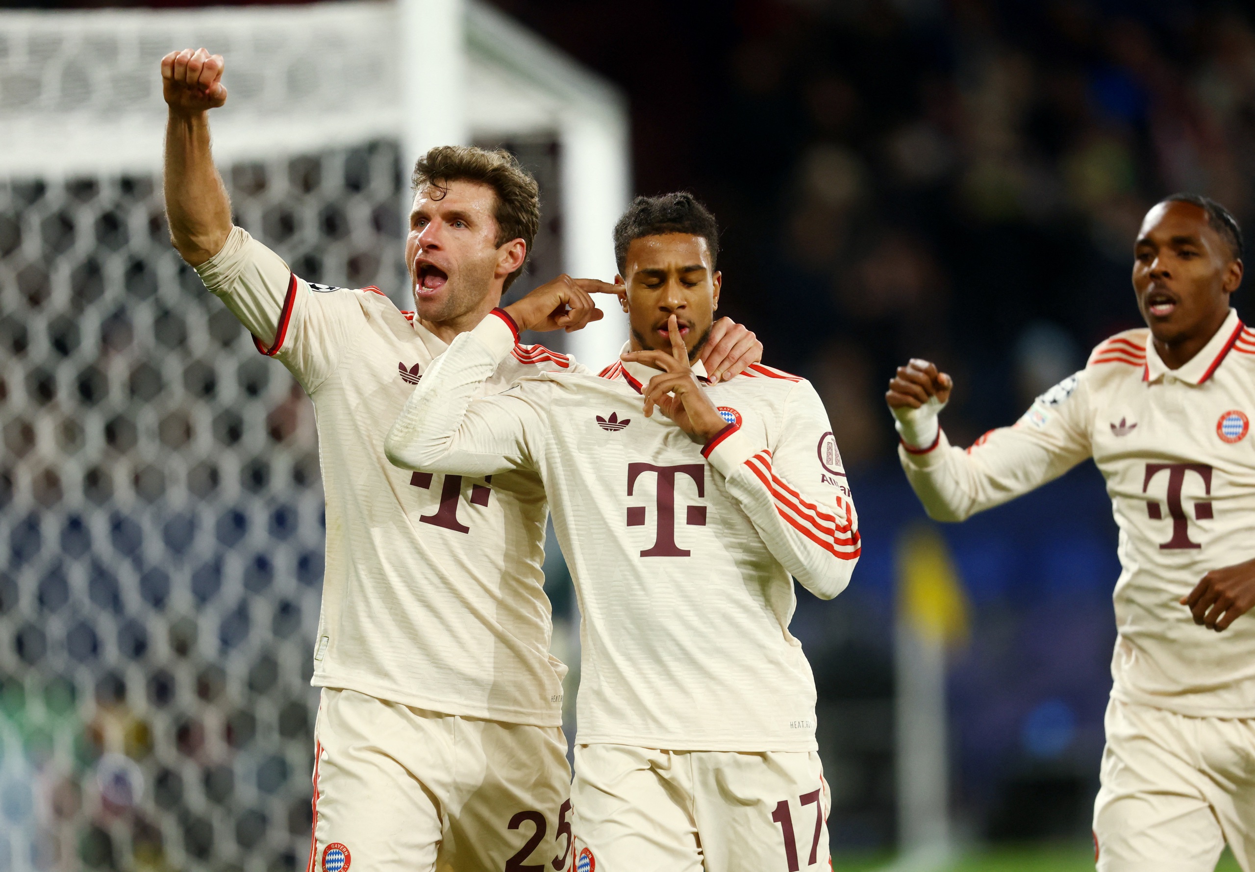 Real Madrid thắng nghẹt thở, Bayern Munich ngược d&ograve;ng hạ Shakhtar Donetsk- Ảnh 8.