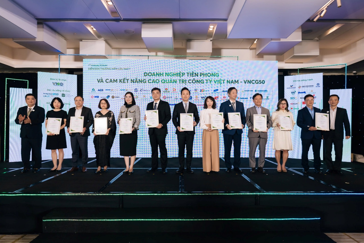 VietinBank - Top 50 Doanh nghiệp ni&ecirc;m yết thực h&agrave;nh quản trị c&ocirc;ng ty tốt nhất- Ảnh 1.